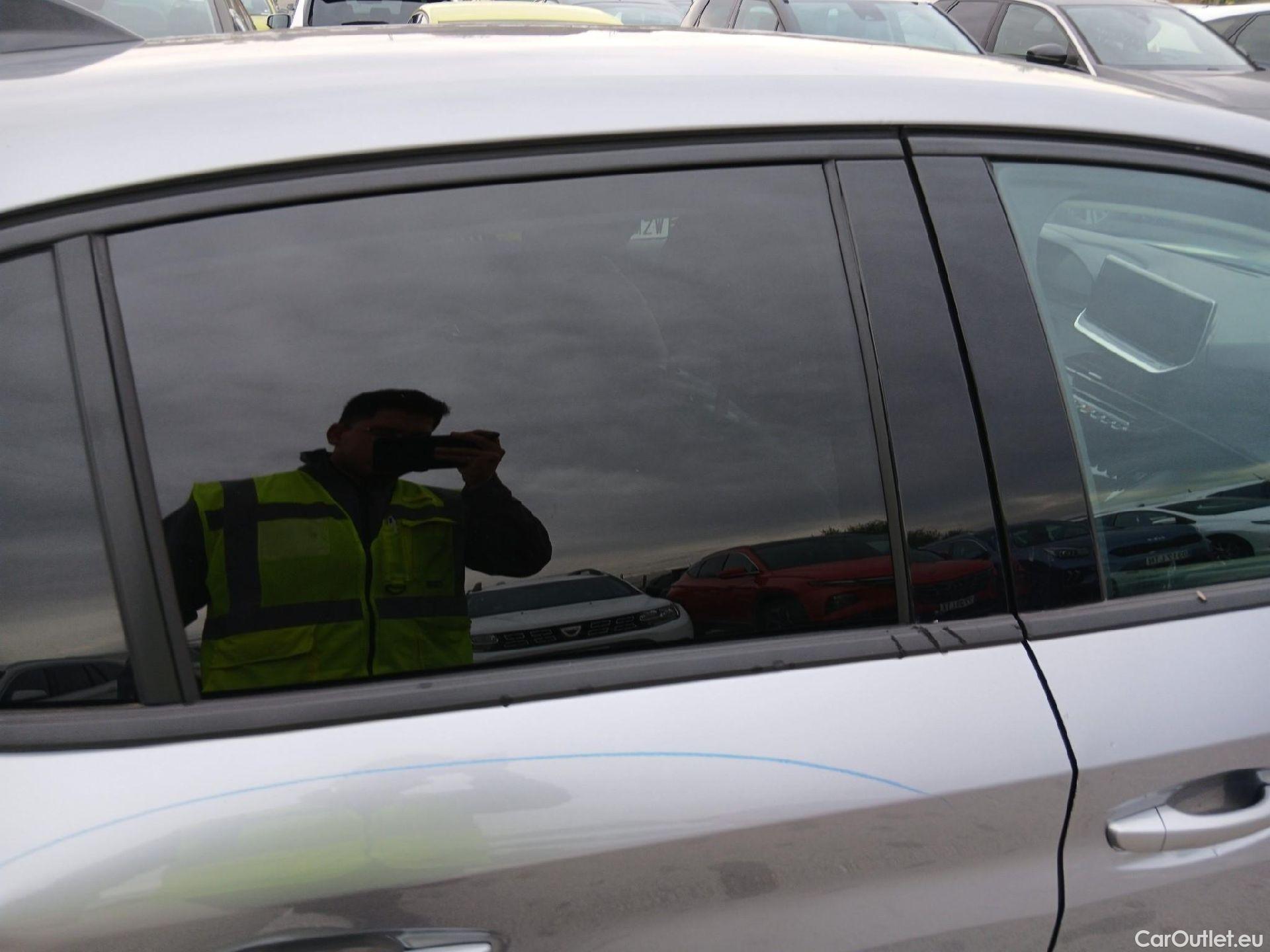  Peugeot  208  Allure 1.2 Puretech 100CV MT6 6E #36