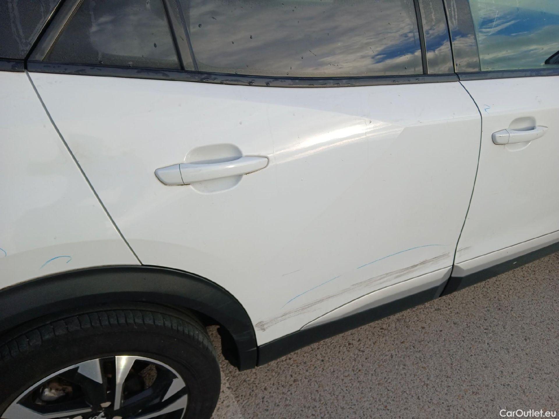  Peugeot  2008 PEUGEOT  / 2019 / 5P / todoterreno Allure Pack Puretech 130 S&S EAT8 (AC) #34