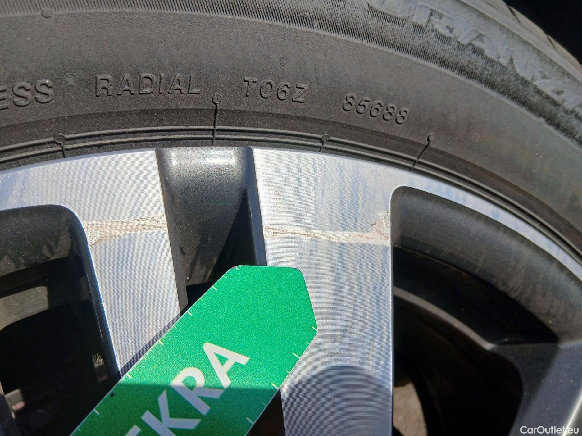  Peugeot  3008 PEUGEOT  Hybrid / 2020 / 5P / todoterreno 225 e-EAT8 Allure #45