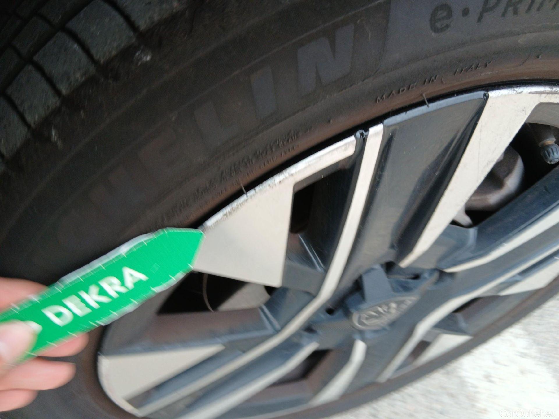  Peugeot  208  Allure 1.2 Puretech 100CV MT6 6E #14