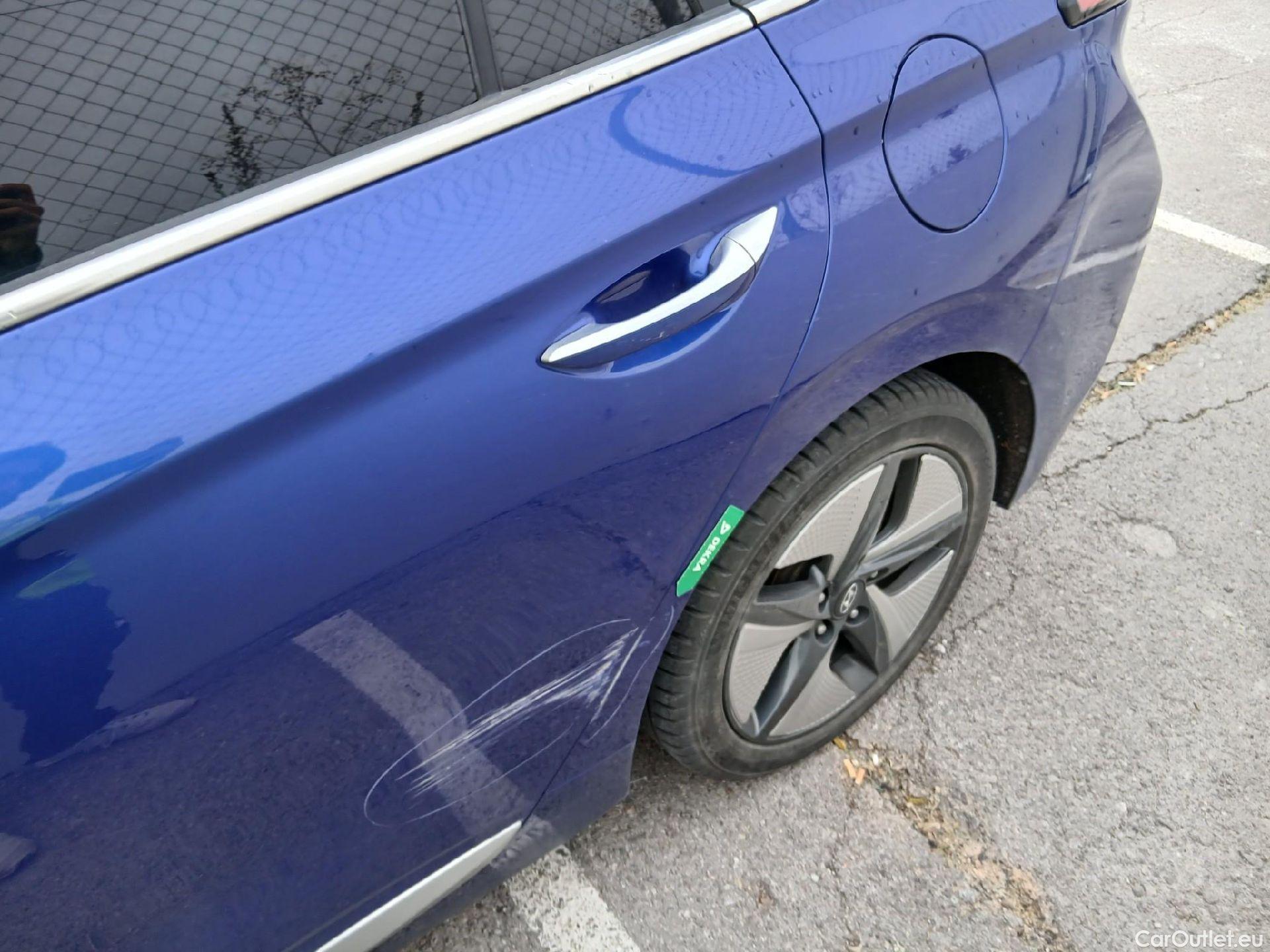  Hyundai   Ioniq HYUNDAI / 2019 / 5P / berlina con portón 1.6 GDI HEV Tecno DCT #18