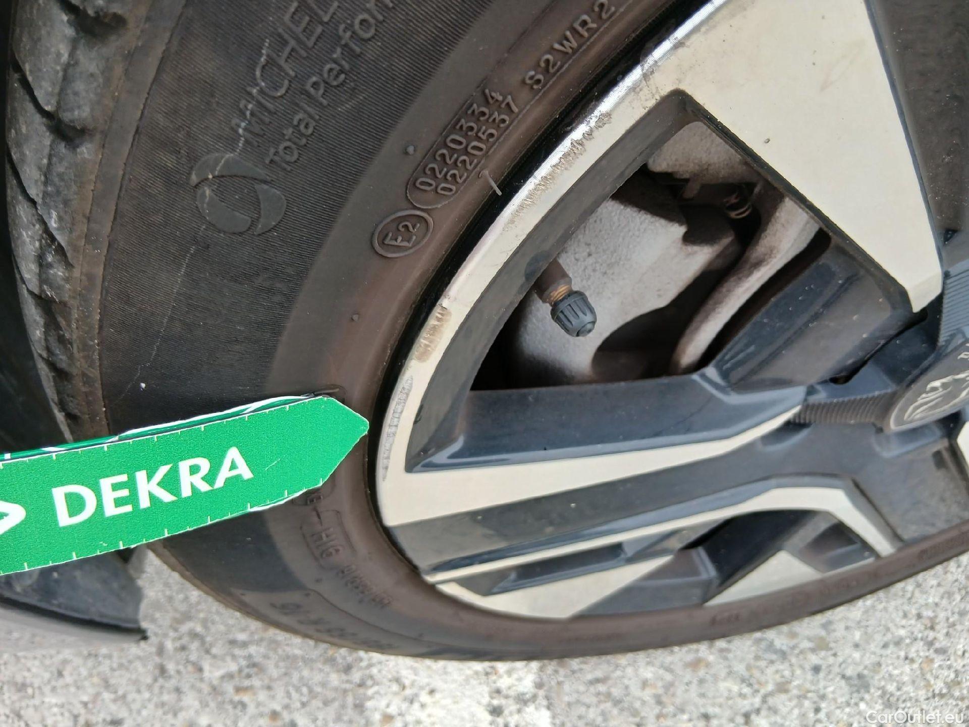  Peugeot  208  Allure 1.2 Puretech 100CV MT6 6E #10