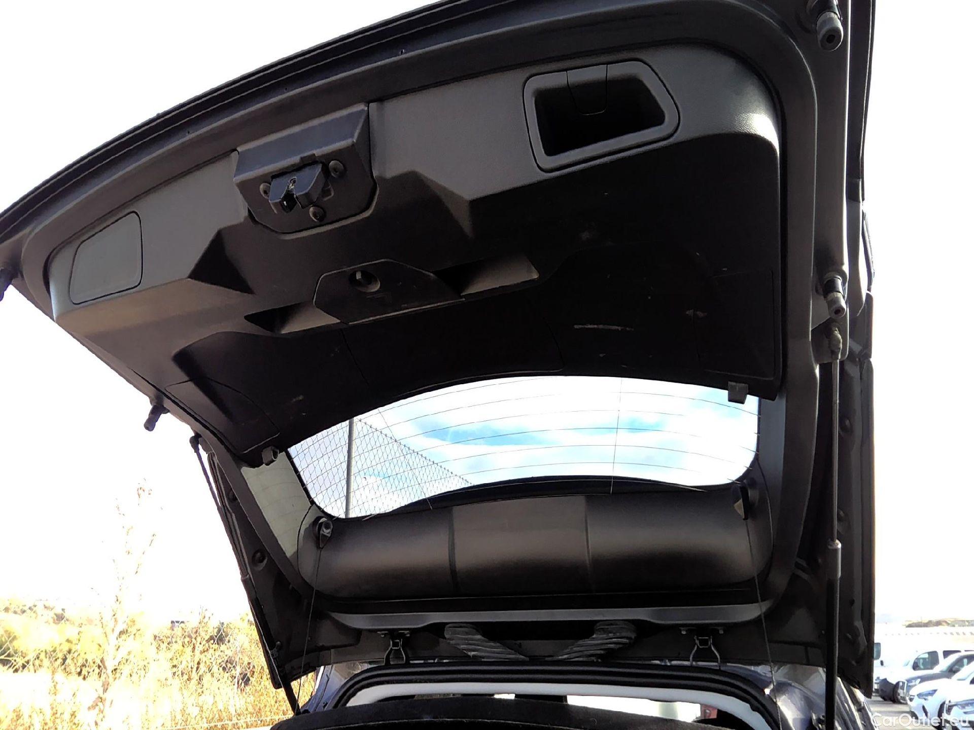  Peugeot  3008 PEUGEOT  Hybrid / 2020 / 5P / todoterreno 225 e-EAT8 Allure #31