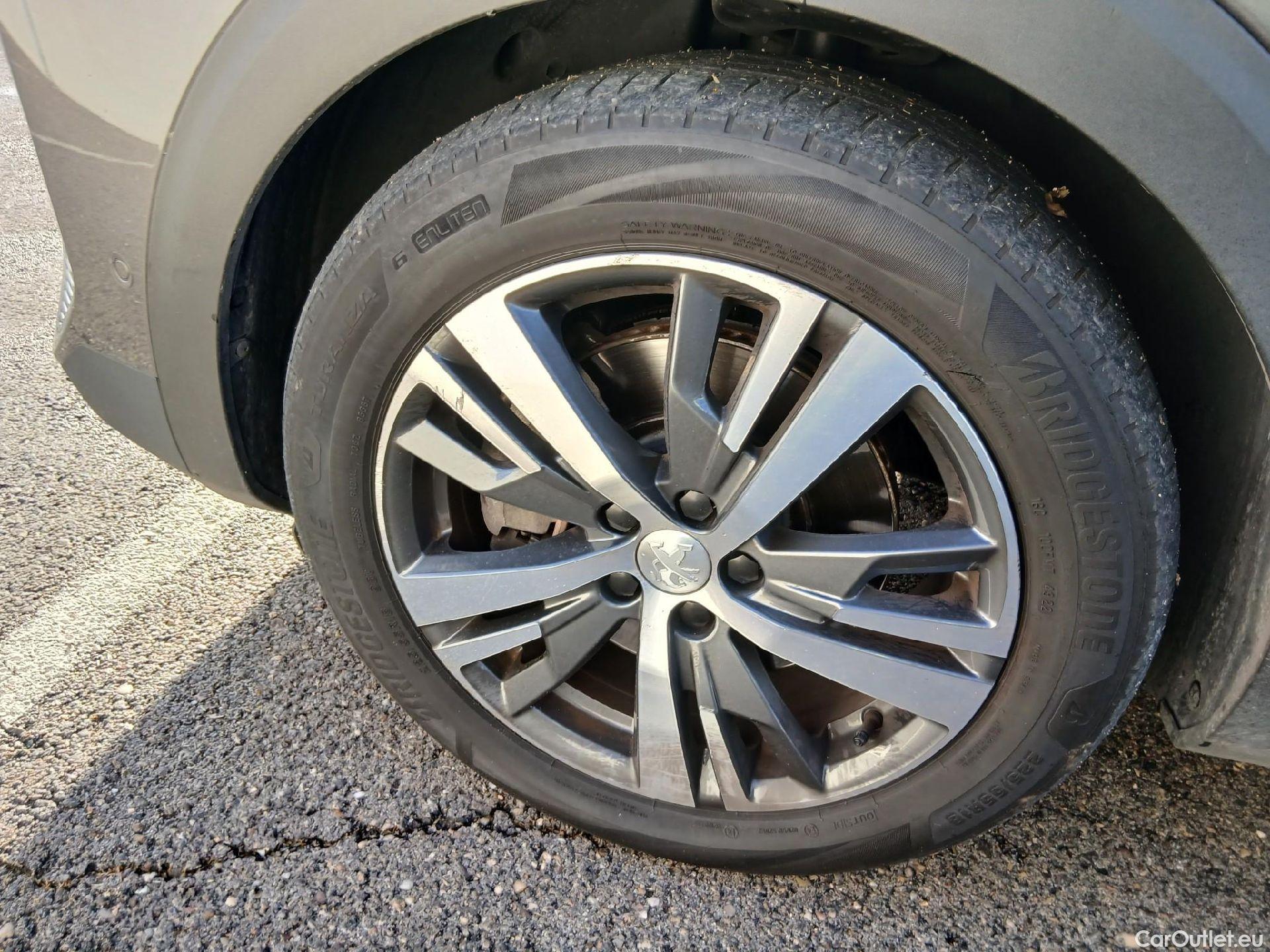  Peugeot  3008 PEUGEOT  Hybrid / 2020 / 5P / todoterreno 225 e-EAT8 Allure #15