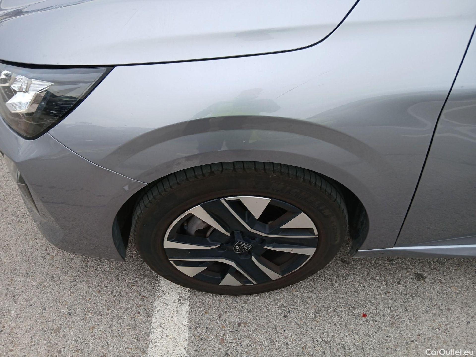  Peugeot  208  Allure 1.2 Puretech 100CV MT6 6E #9