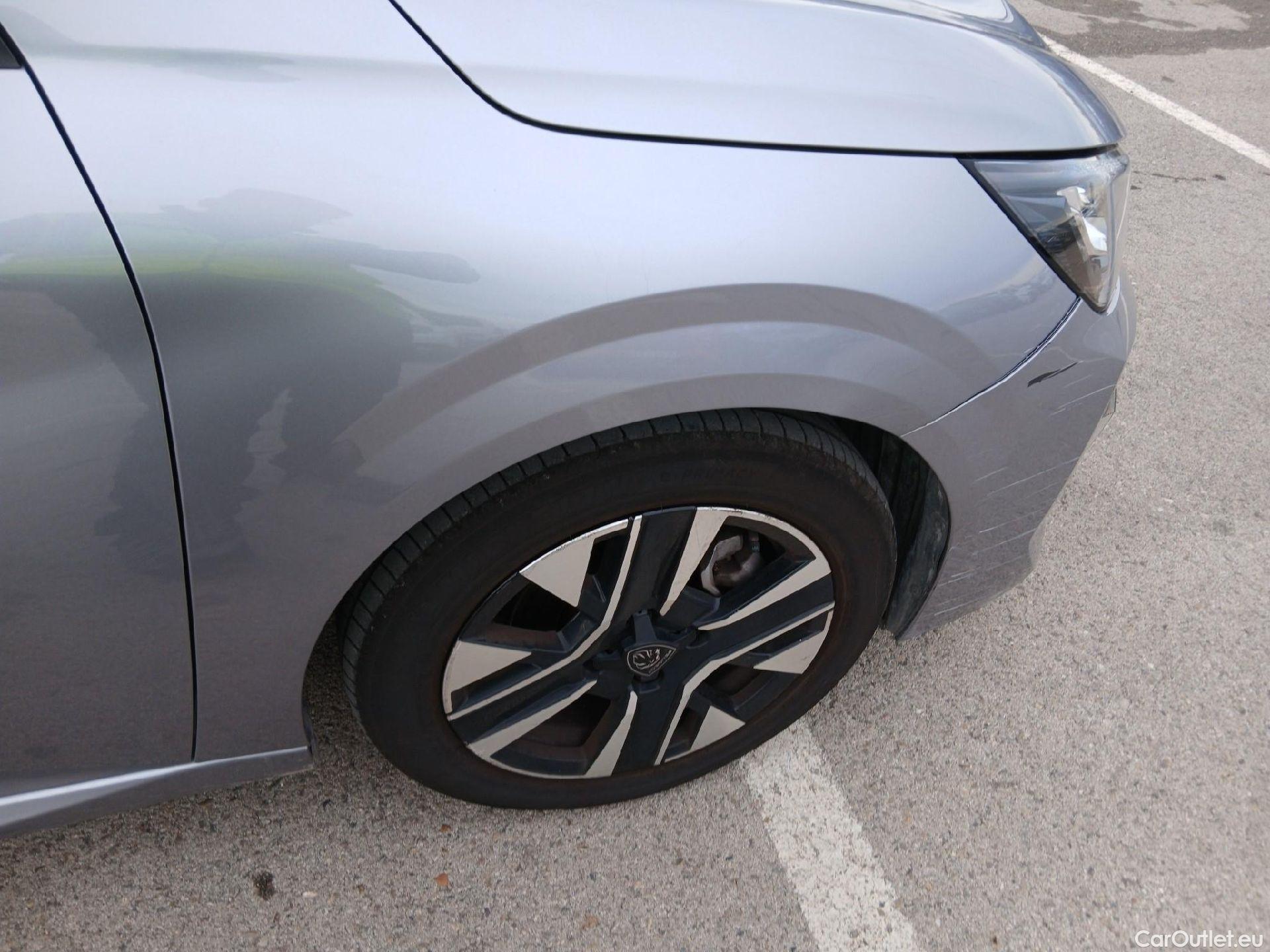  Peugeot  208  Allure 1.2 Puretech 100CV MT6 6E #13