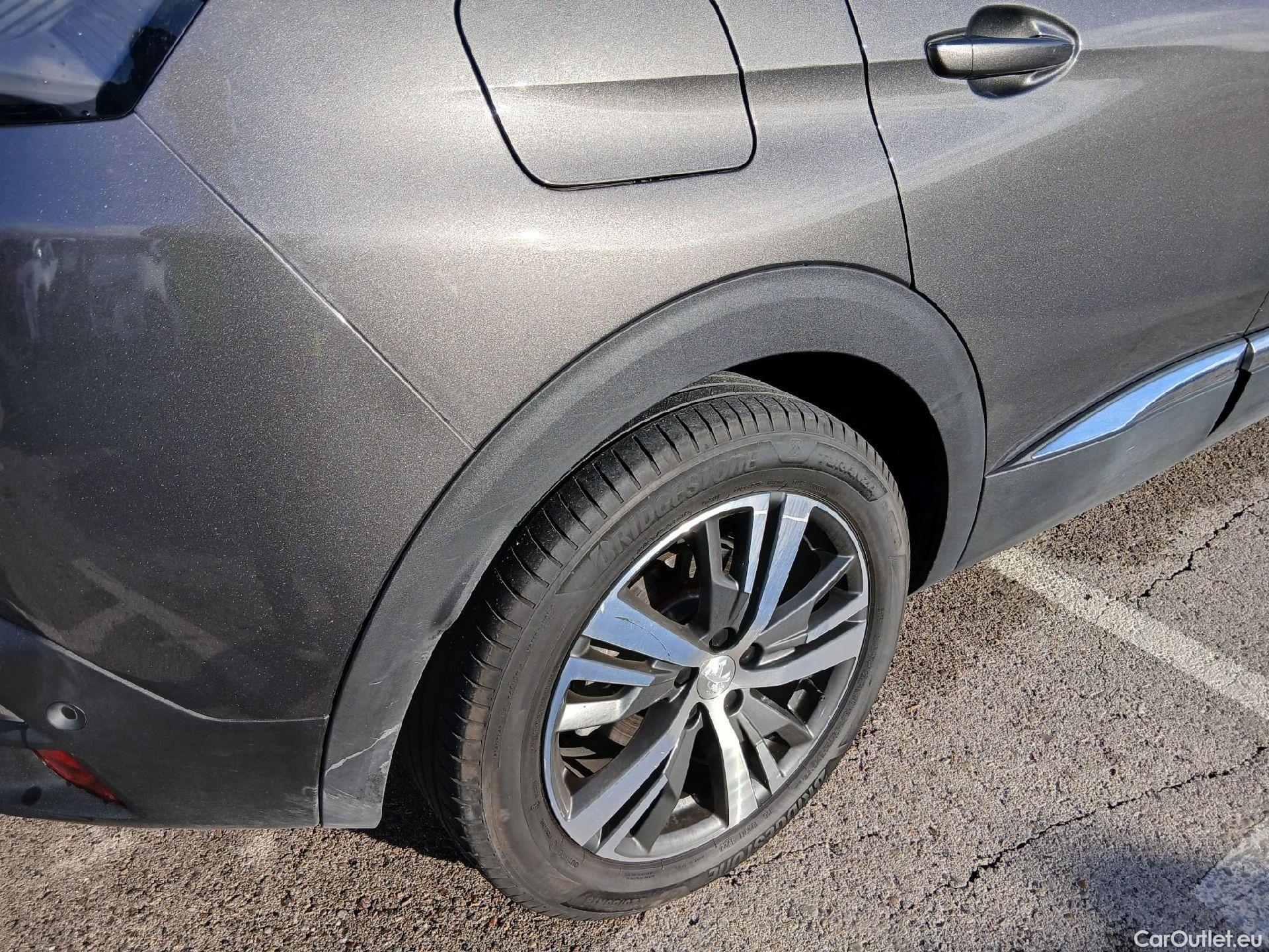  Peugeot  3008 PEUGEOT  Hybrid / 2020 / 5P / todoterreno 225 e-EAT8 Allure #36