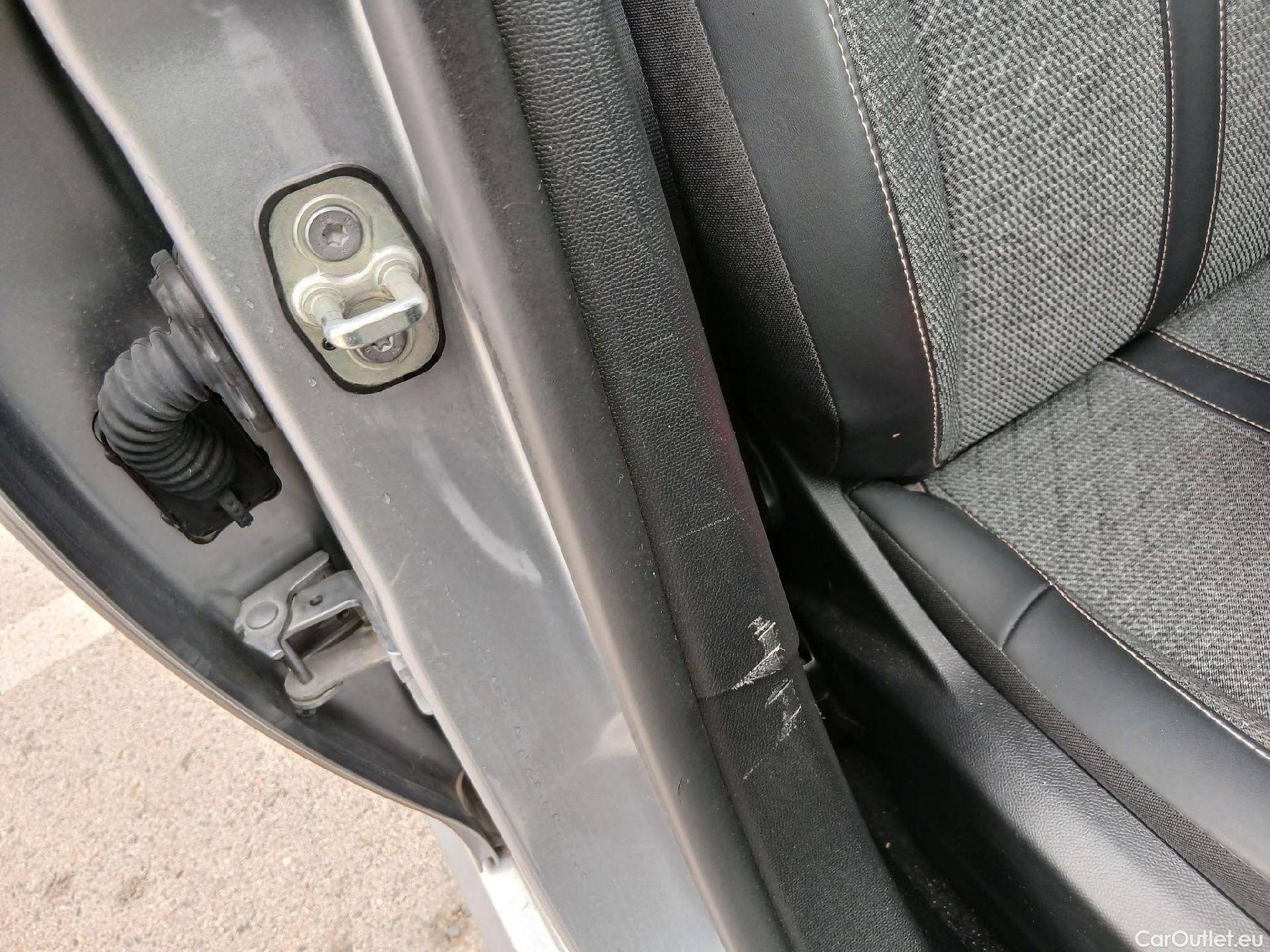  Peugeot  208  Allure 1.2 Puretech 100CV MT6 6E #8