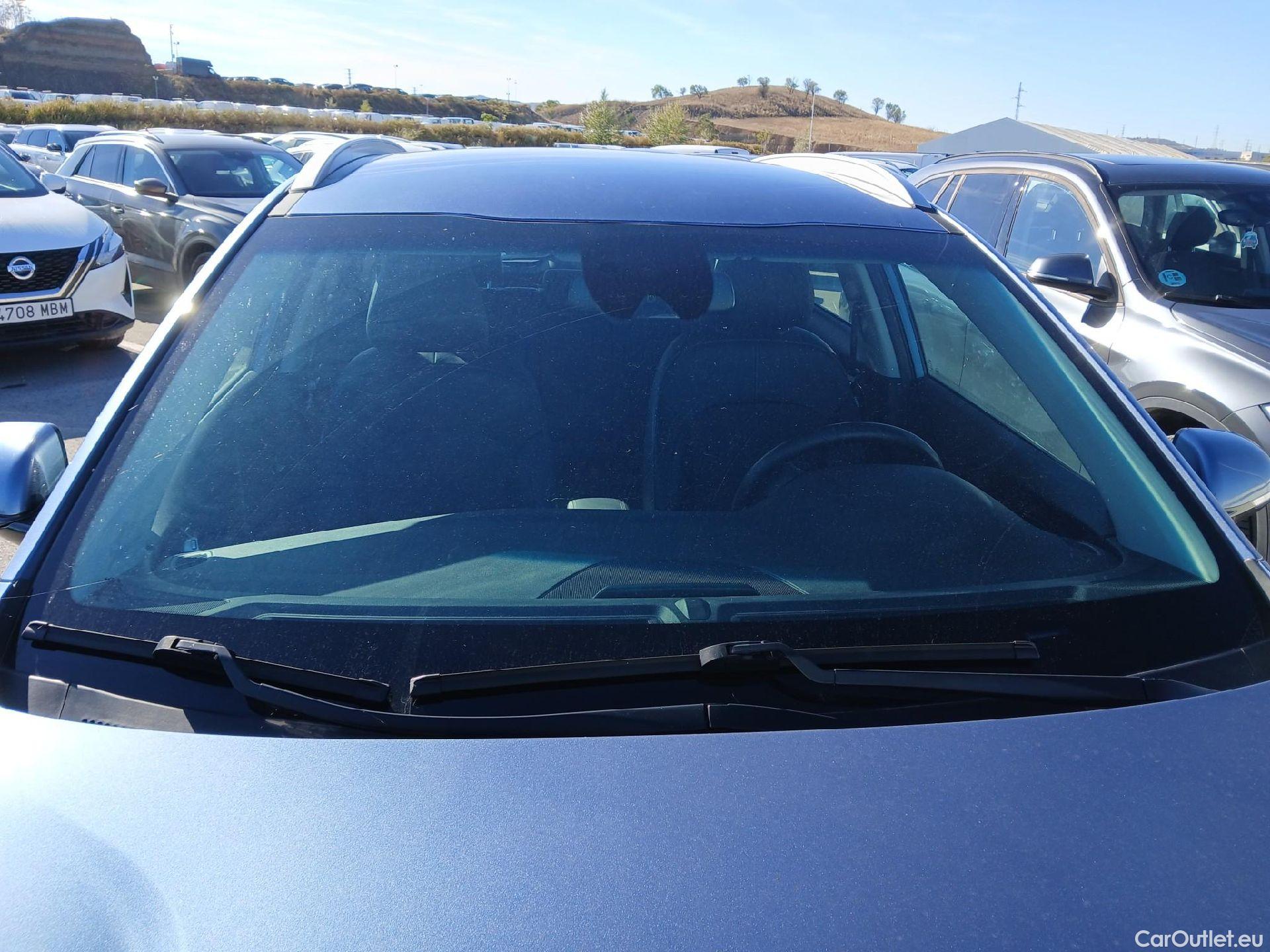  KIA  Niro KIA  / 2019 / 5P / crossover 1.6 GDi PHEV 104kW (141CV) Drive #8