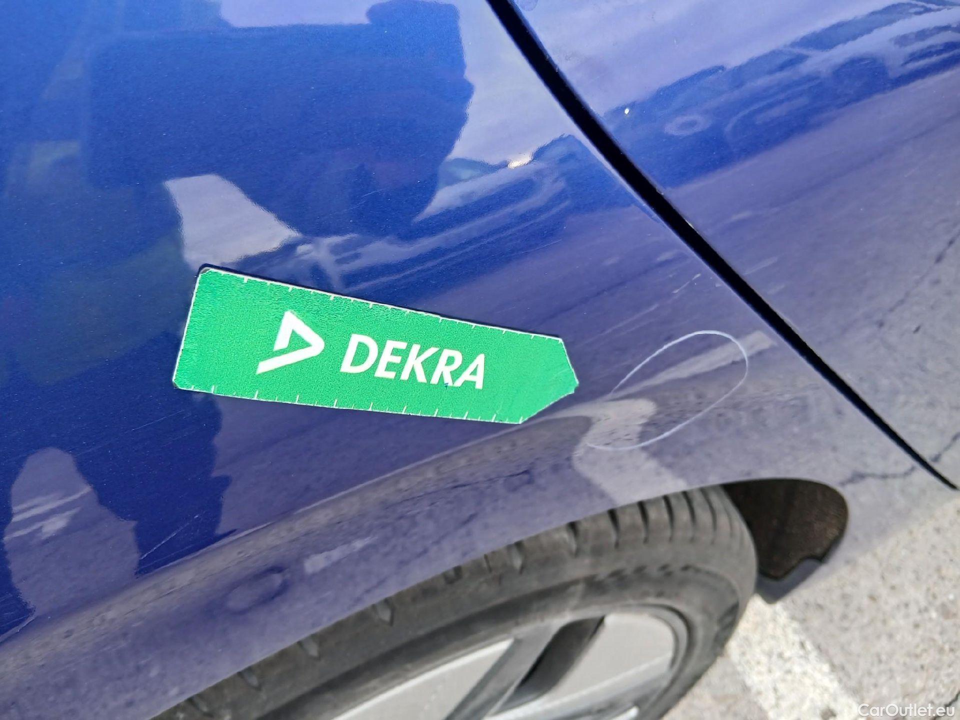  Hyundai   Ioniq HYUNDAI / 2019 / 5P / berlina con portón 1.6 GDI HEV Tecno DCT #30