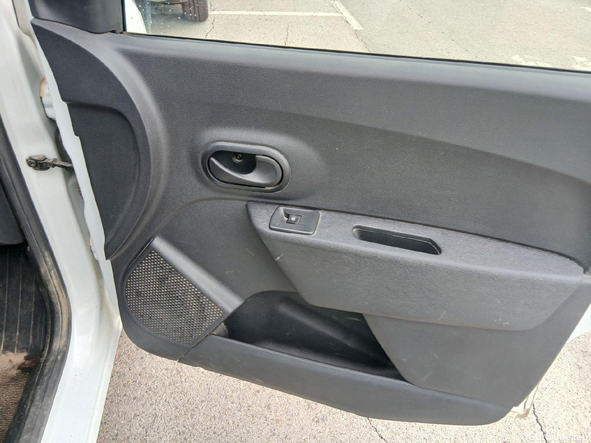  Dacia  Dokker DACIA  / 2013 / 4P / furgón derivado de turismo Van Essential 1.6 80kW (110CV) ECO-G #20