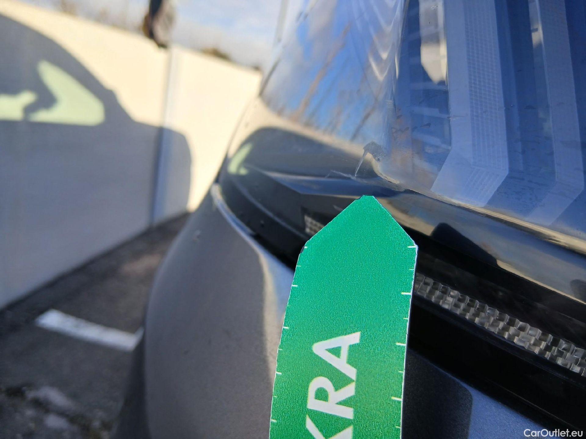  Peugeot  3008 PEUGEOT  Hybrid / 2020 / 5P / todoterreno 225 e-EAT8 Allure #28