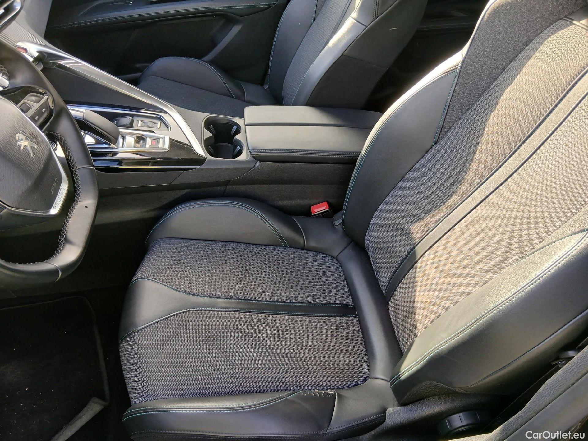  Peugeot  3008 PEUGEOT  Hybrid / 2020 / 5P / todoterreno 225 e-EAT8 Allure #48