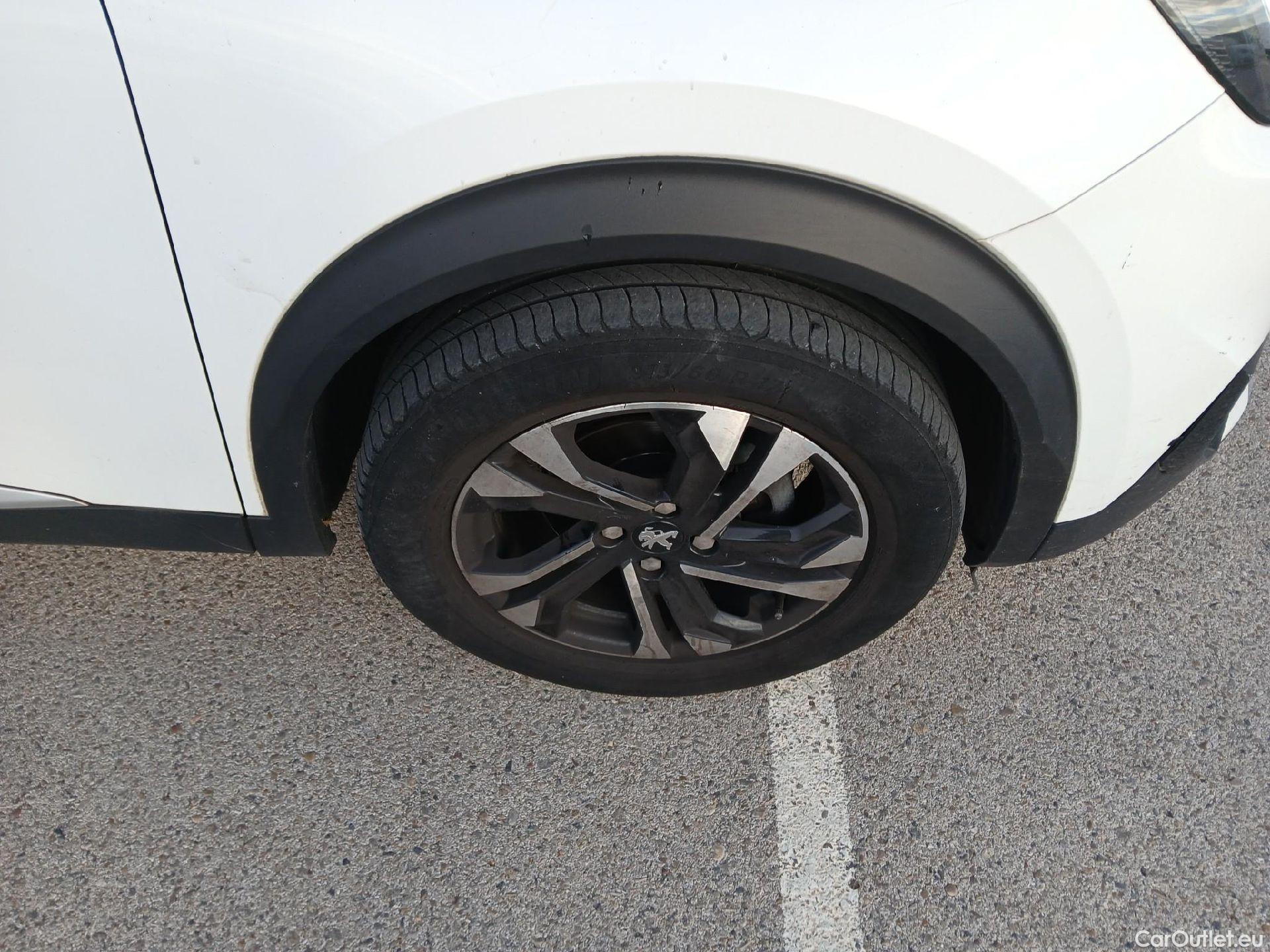  Peugeot  2008 PEUGEOT  / 2019 / 5P / todoterreno Allure Pack Puretech 130 S&S EAT8 (AC) #8