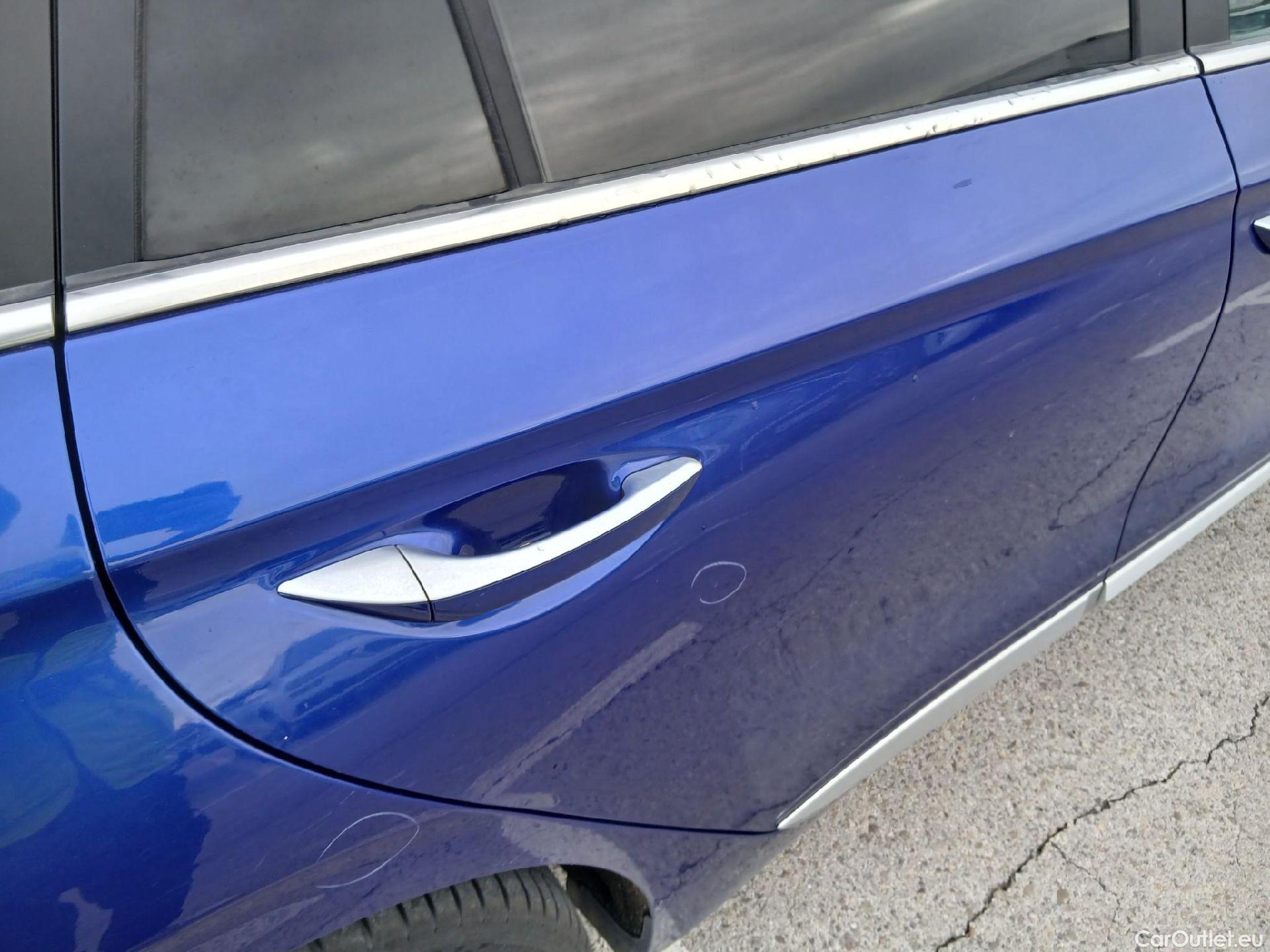  Hyundai   Ioniq HYUNDAI / 2019 / 5P / berlina con portón 1.6 GDI HEV Tecno DCT #32