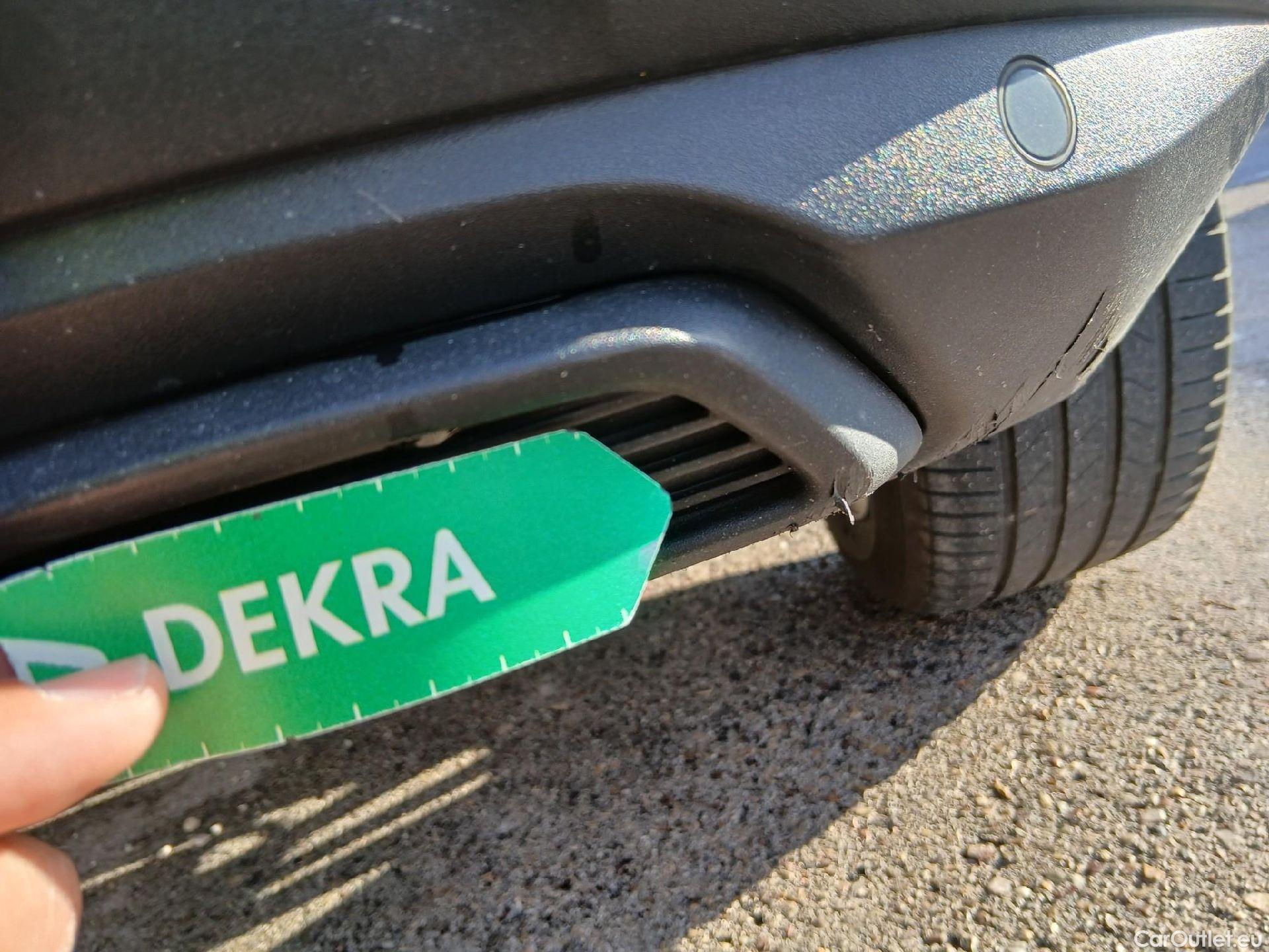  Peugeot  3008 PEUGEOT  Hybrid / 2020 / 5P / todoterreno 225 e-EAT8 Allure #34