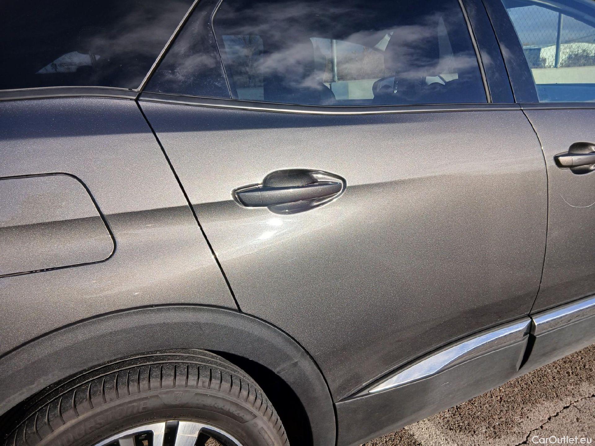  Peugeot  3008 PEUGEOT  Hybrid / 2020 / 5P / todoterreno 225 e-EAT8 Allure #39