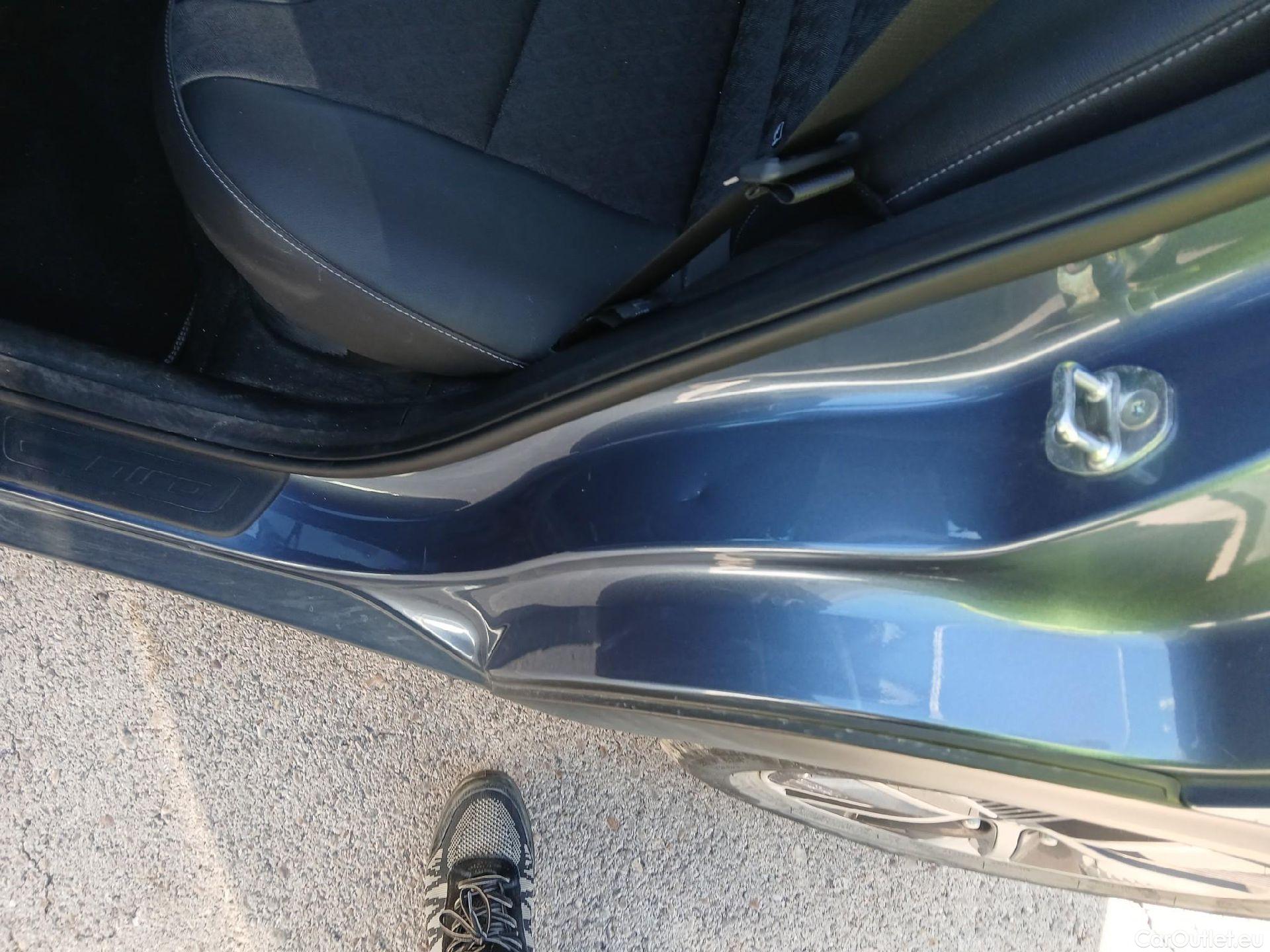  KIA  Niro KIA  / 2019 / 5P / crossover 1.6 GDi PHEV 104kW (141CV) Drive #4