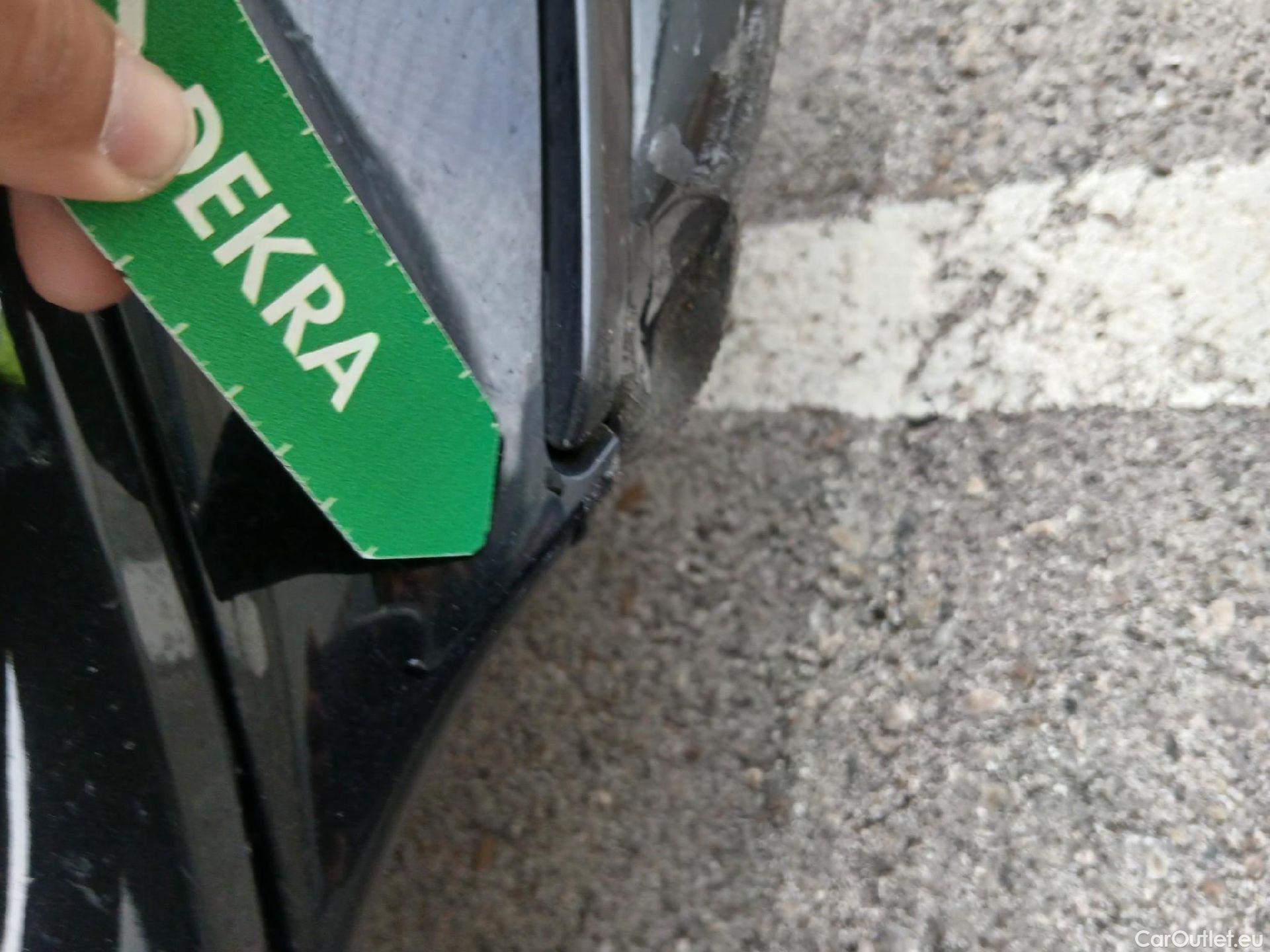  Toyota  Corolla TOYOTA  / 2019 / 5P / familiar 1.8 125H ACTIVE E-CVT TOURING SPORT #62