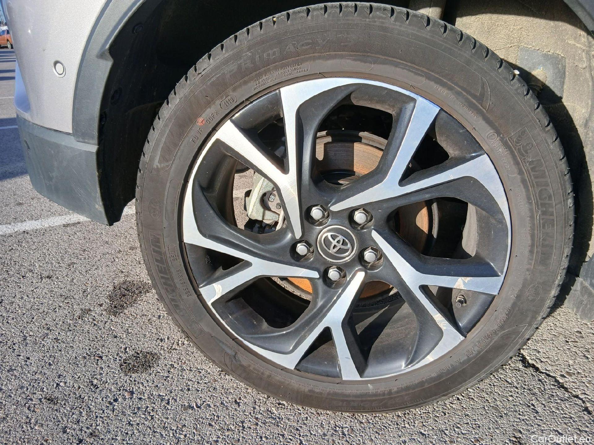  Toyota  C-HR TOYOTA  / 2016 / 5P / todoterreno 1.8 125H Advance (CX) #12