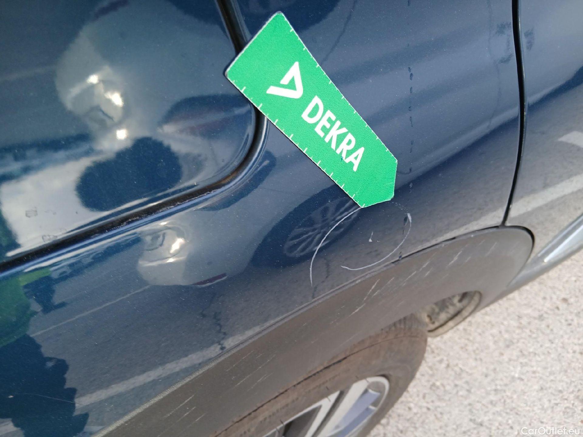  Peugeot  3008 PEUGEOT  / 2020 / 5P / todoterreno 1.5 BlueHDi 96kW (130CV) S&S Allure #32