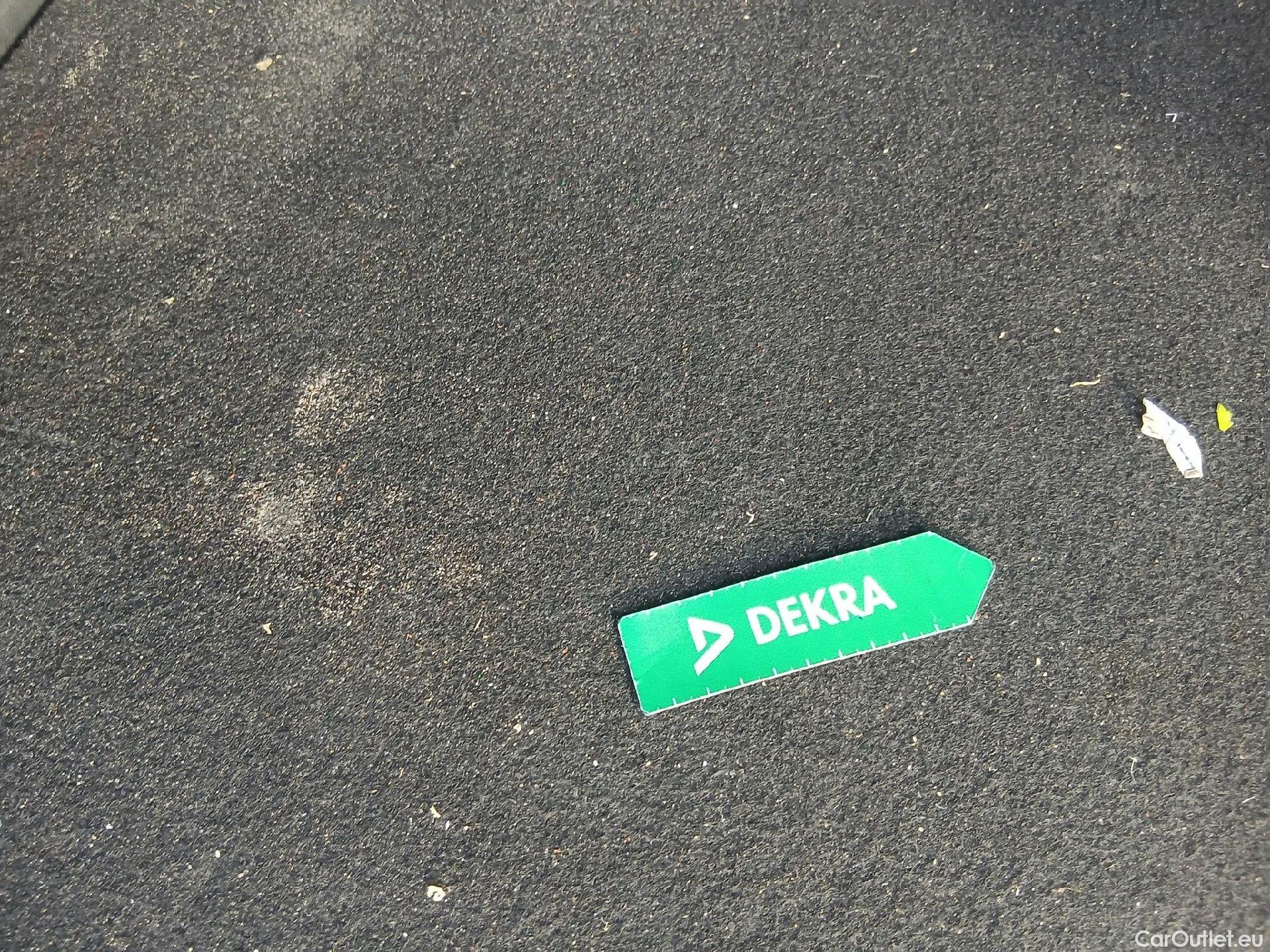  Peugeot  3008 PEUGEOT  / 2020 / 5P / todoterreno 1.5 BlueHDi 96kW (130CV) S&S Allure #31