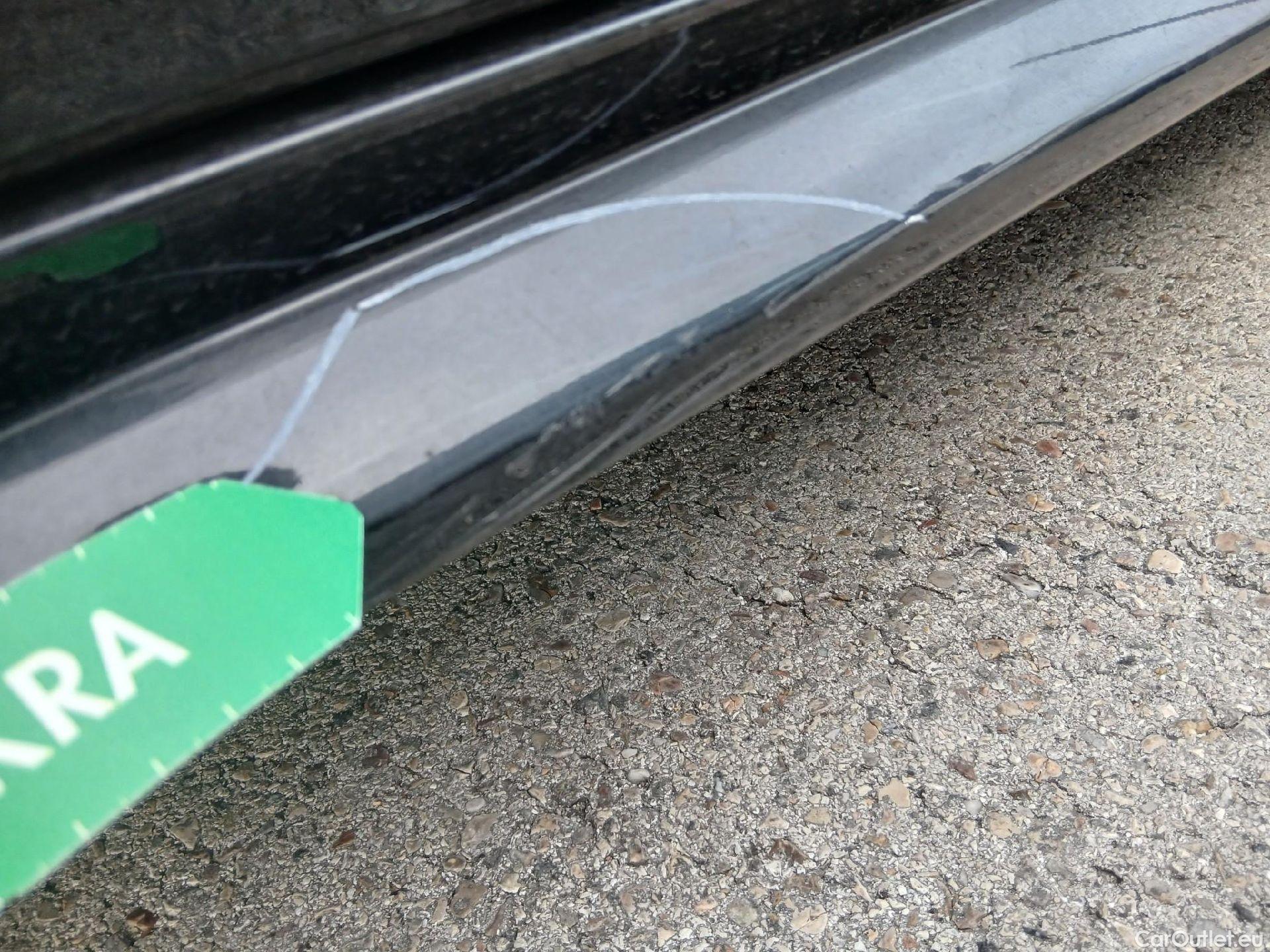  Toyota  Corolla TOYOTA  / 2019 / 5P / familiar 1.8 125H ACTIVE E-CVT TOURING SPORT #50