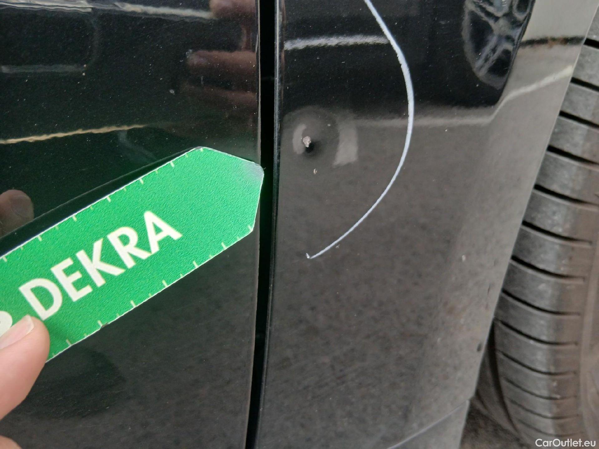  Toyota  Corolla TOYOTA  / 2019 / 5P / familiar 1.8 125H ACTIVE E-CVT TOURING SPORT #43