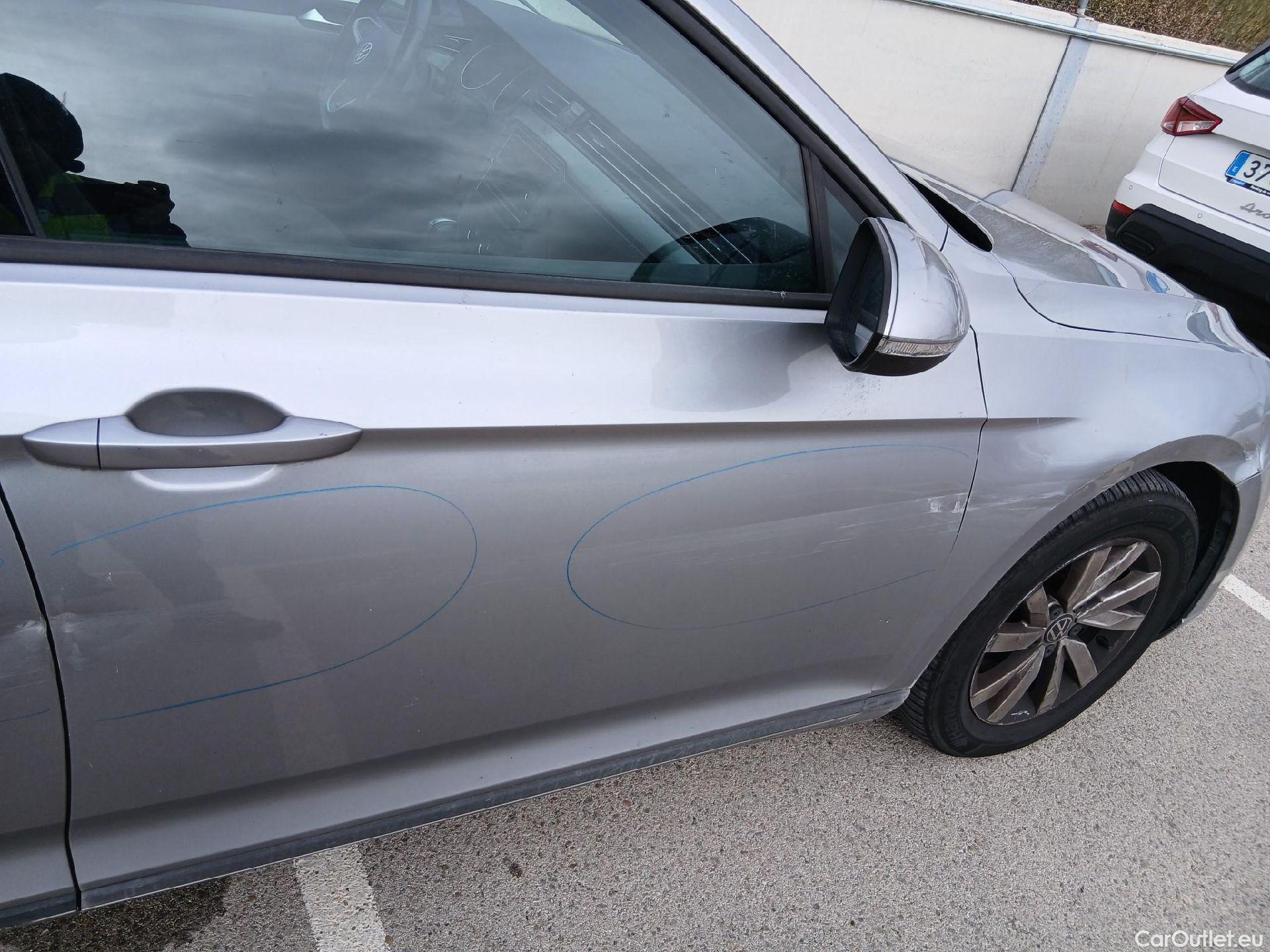  Volkswagen  Passat VOLKSWAGEN  / 2019 / 4P / sedán 2.0 TDI 90kW (122CV) DSG #38