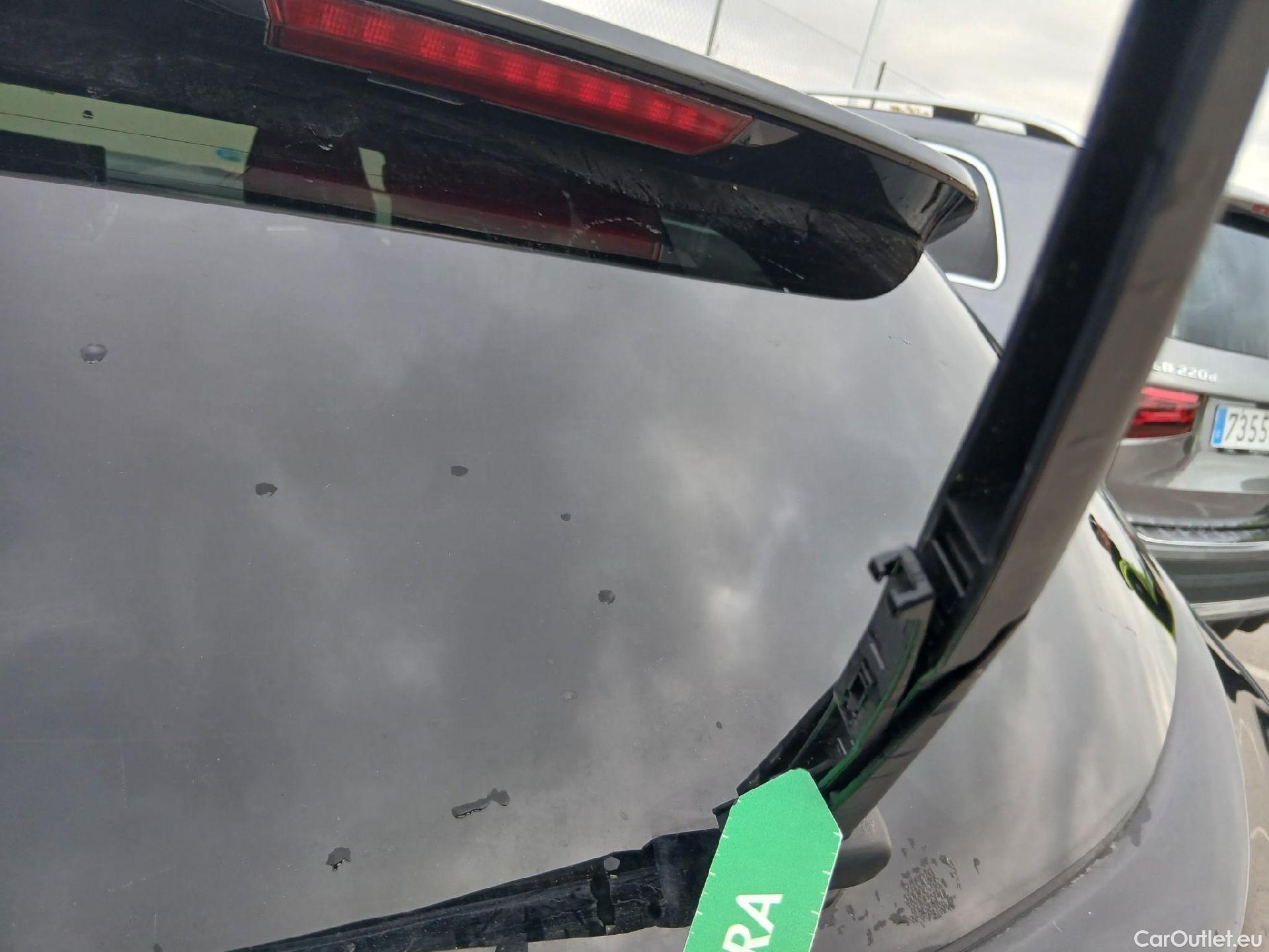  Toyota  Corolla TOYOTA  / 2019 / 5P / familiar 1.8 125H ACTIVE E-CVT TOURING SPORT #28