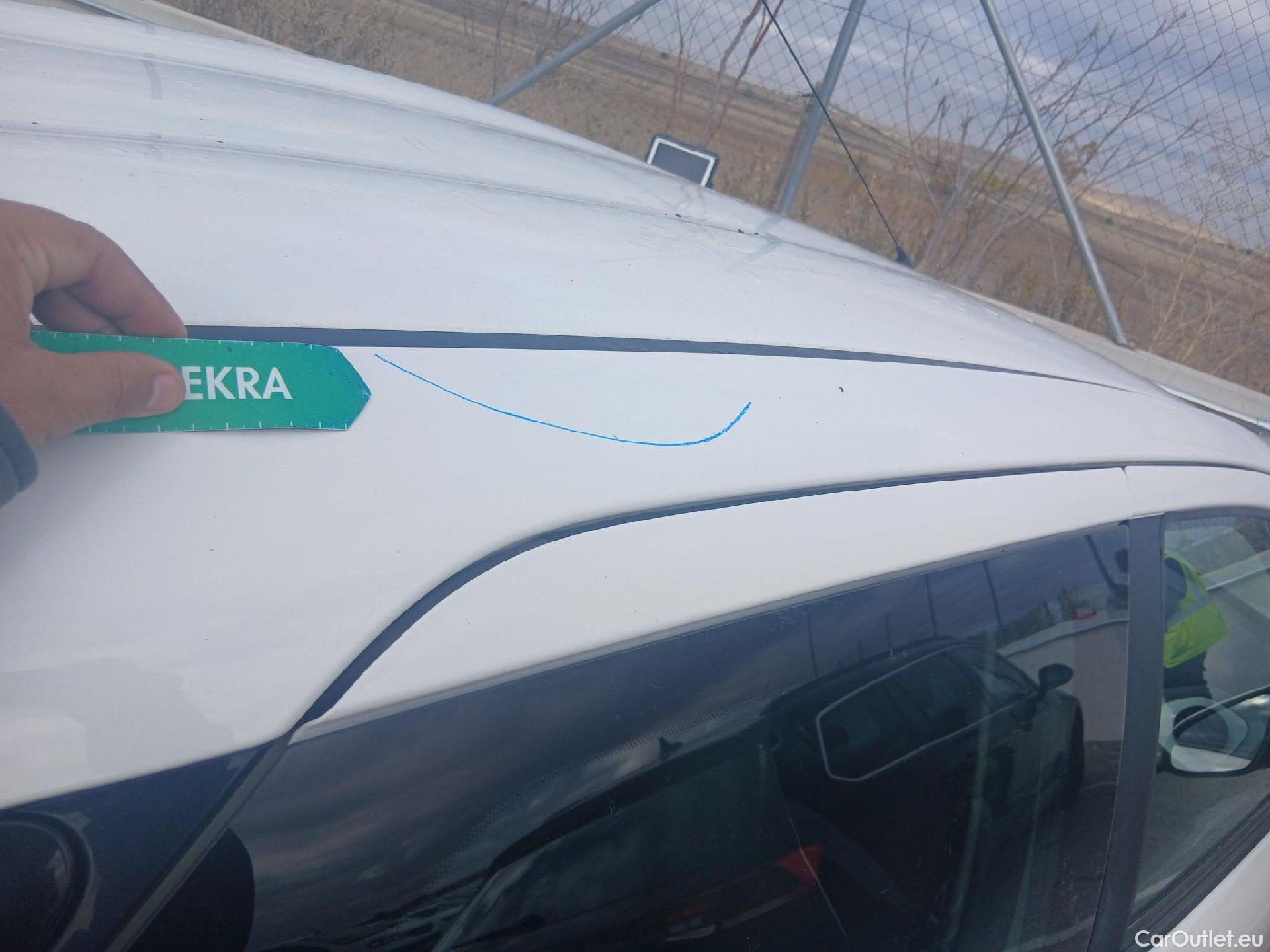  Toyota  Aygo TOYOTA  / 2018 / 5P / minicoche 1.0 70 x-play #36