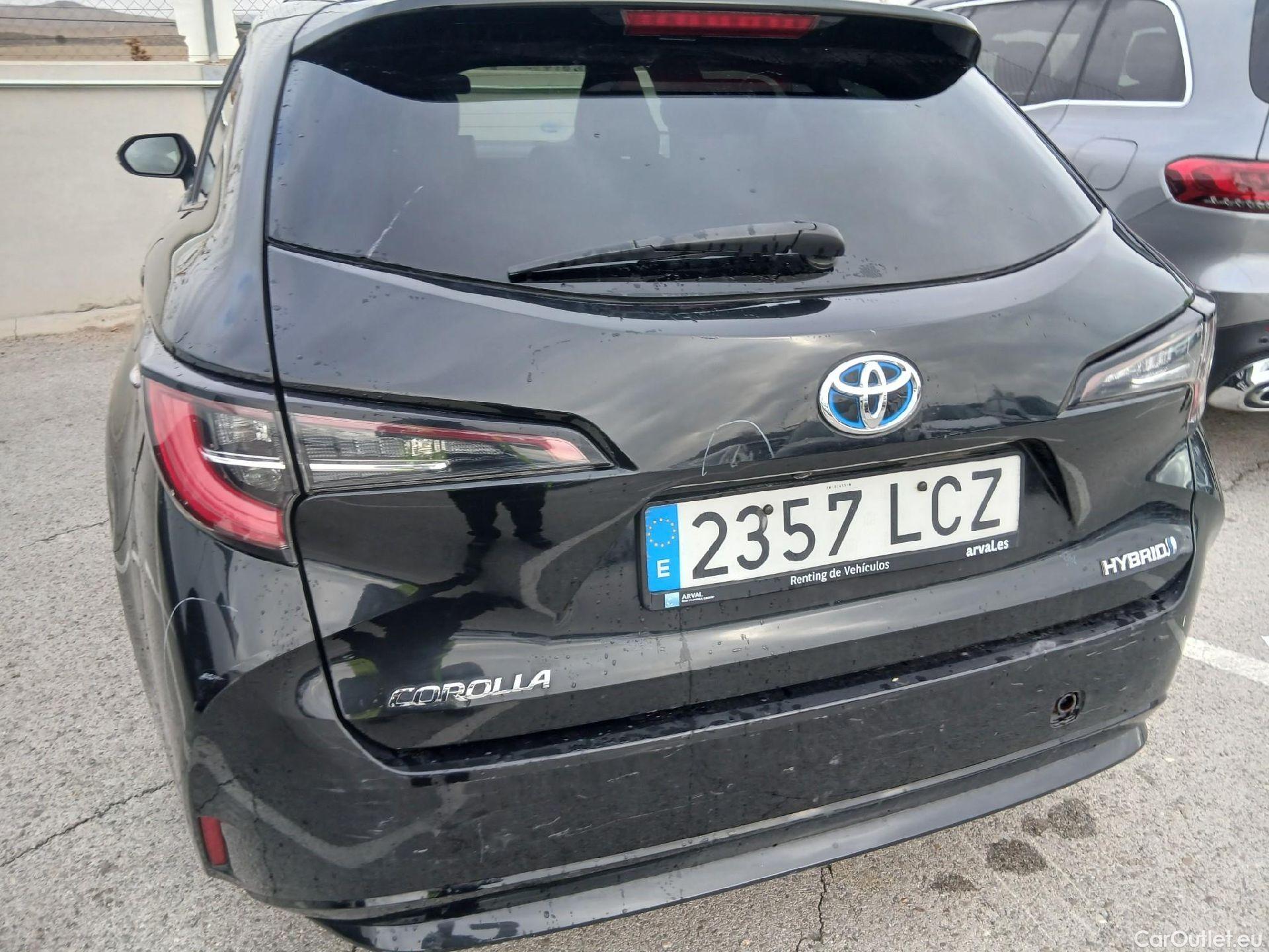 Toyota  Corolla TOYOTA  / 2019 / 5P / familiar 1.8 125H ACTIVE E-CVT TOURING SPORT #24