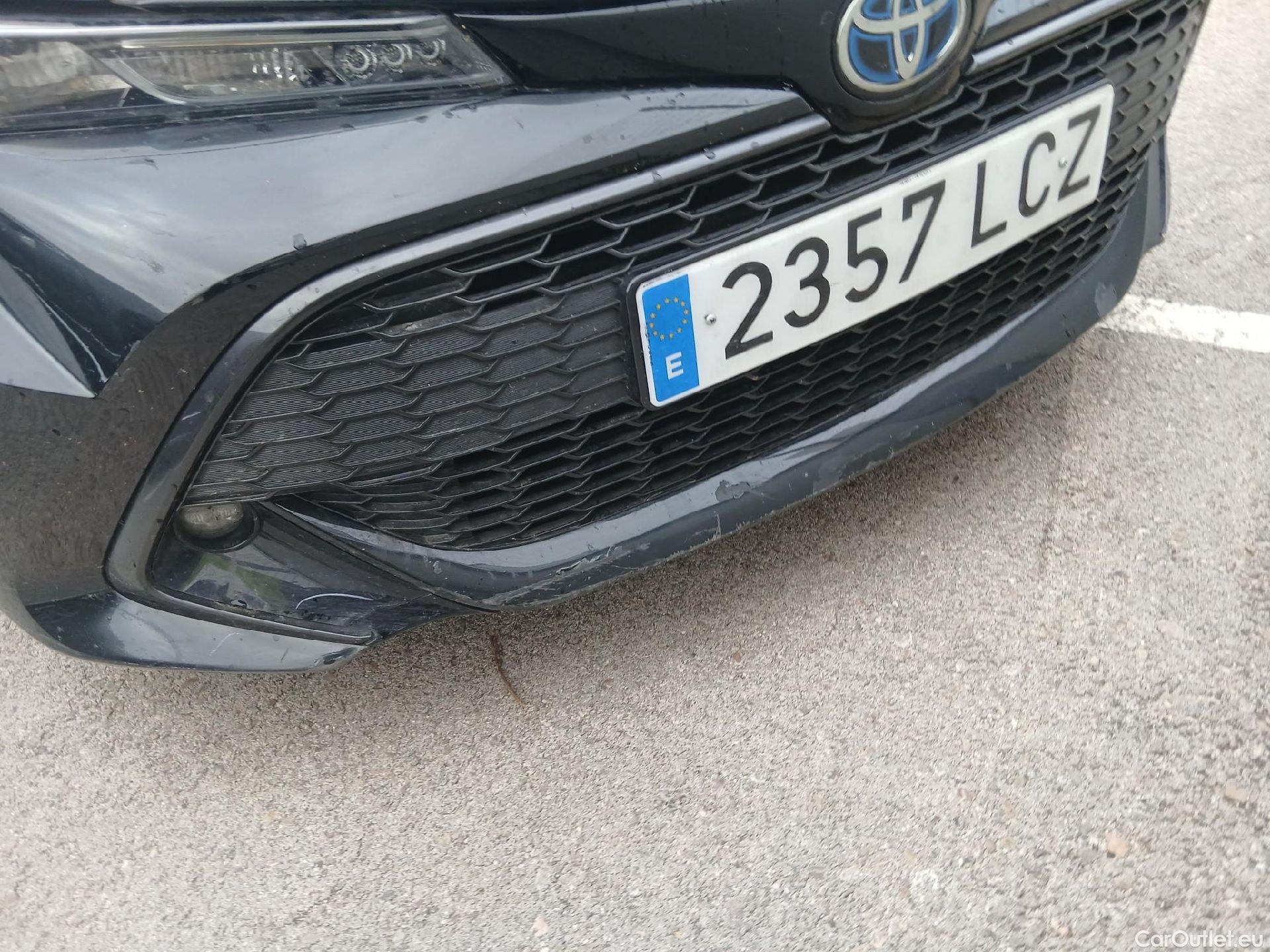  Toyota  Corolla TOYOTA  / 2019 / 5P / familiar 1.8 125H ACTIVE E-CVT TOURING SPORT #5