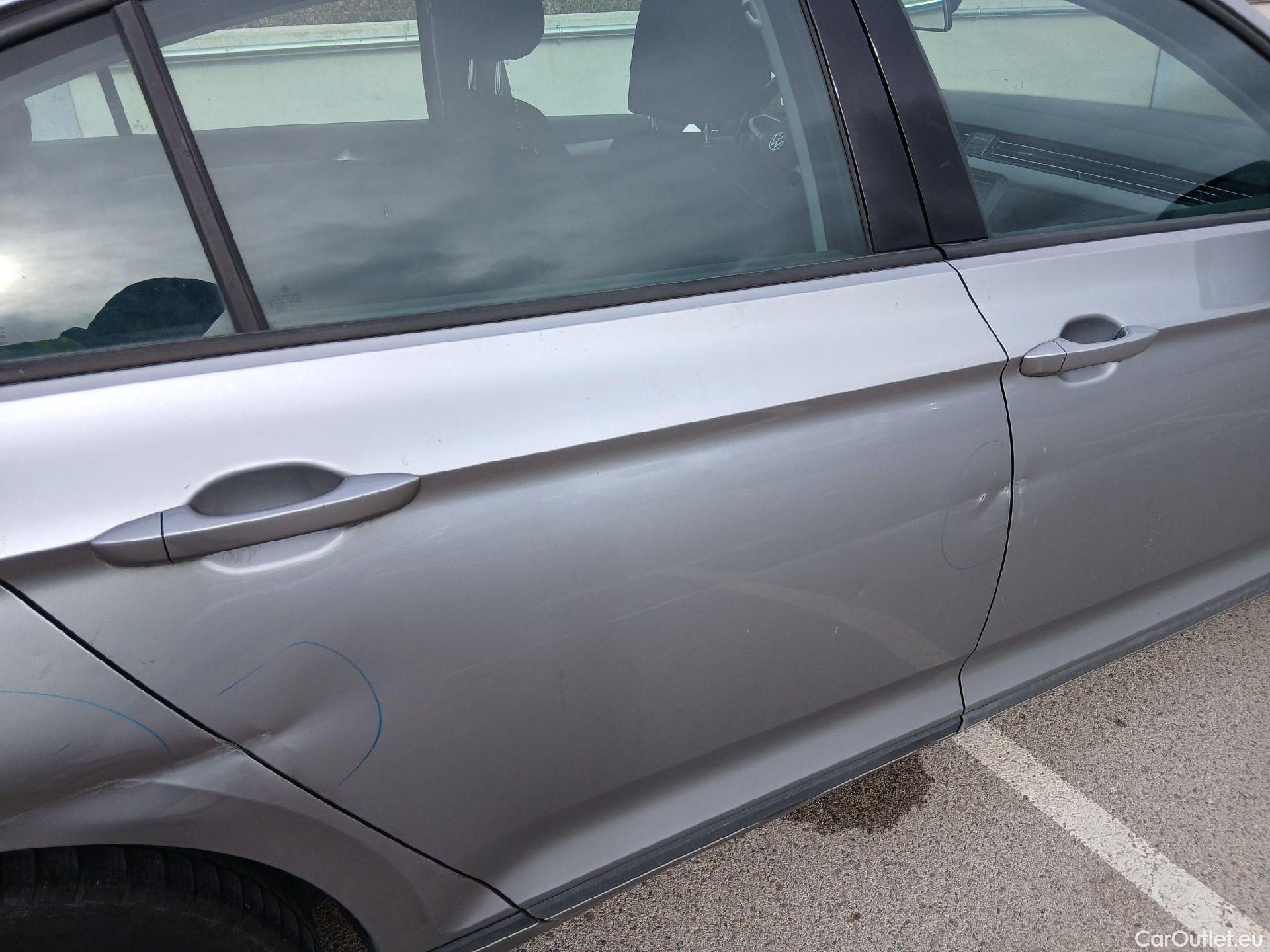  Volkswagen  Passat VOLKSWAGEN  / 2019 / 4P / sedán 2.0 TDI 90kW (122CV) DSG #36