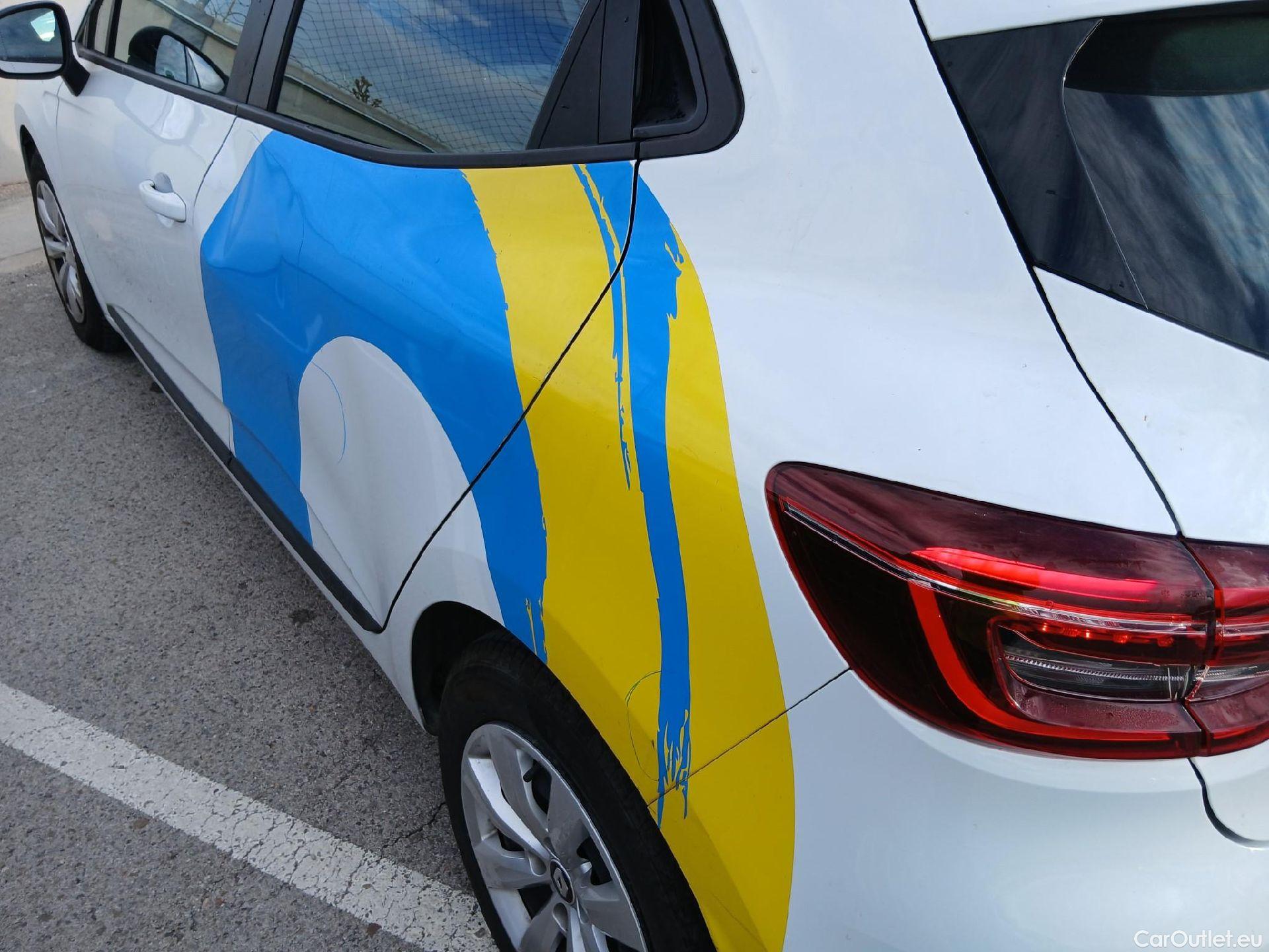  Renault  Clio RENAULT  / 2019 / 5P / berlina con portón Business Blue dCi 74kW (100CV) #26