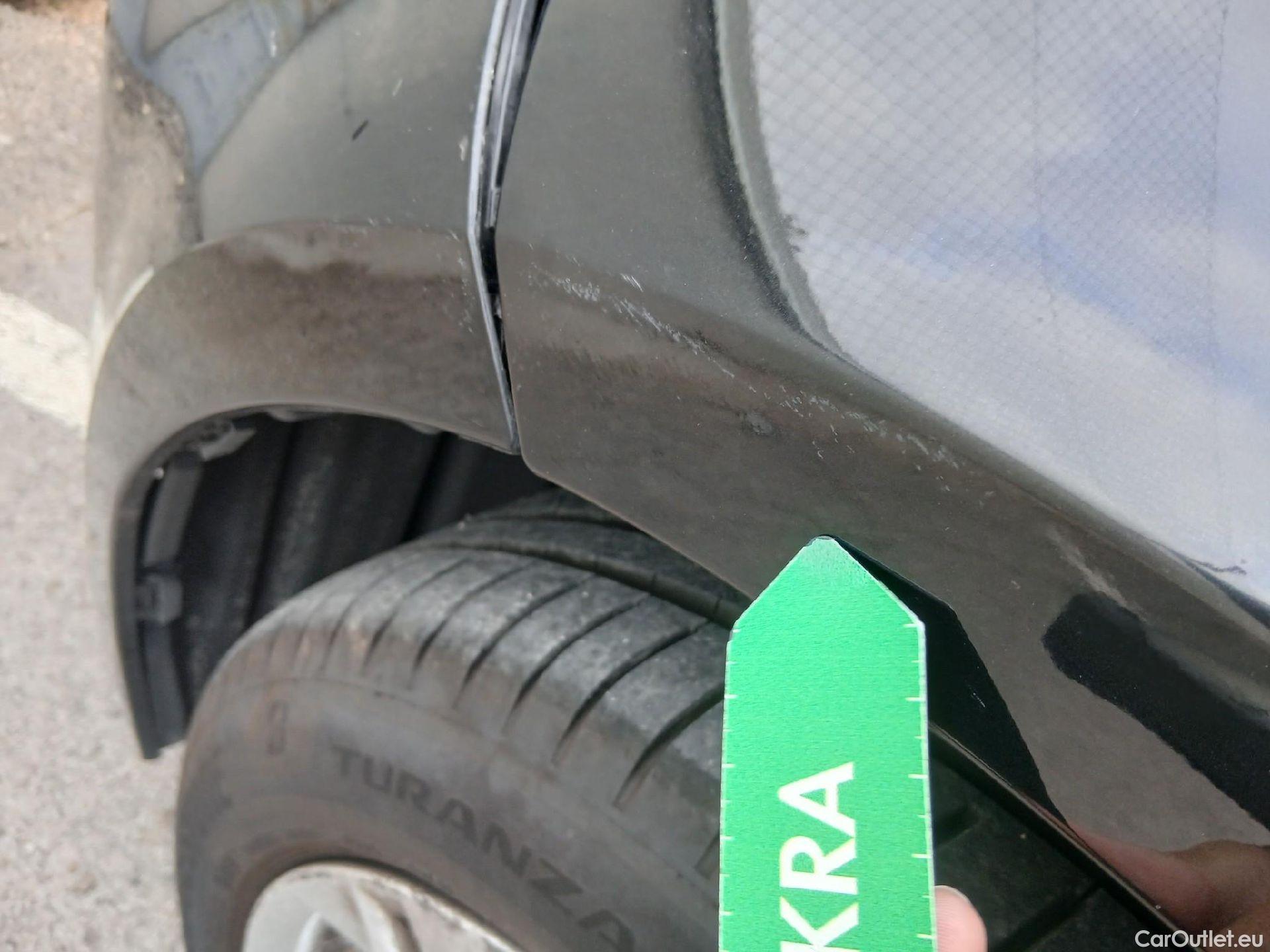  Toyota  Corolla TOYOTA  / 2019 / 5P / familiar 1.8 125H ACTIVE E-CVT TOURING SPORT #13