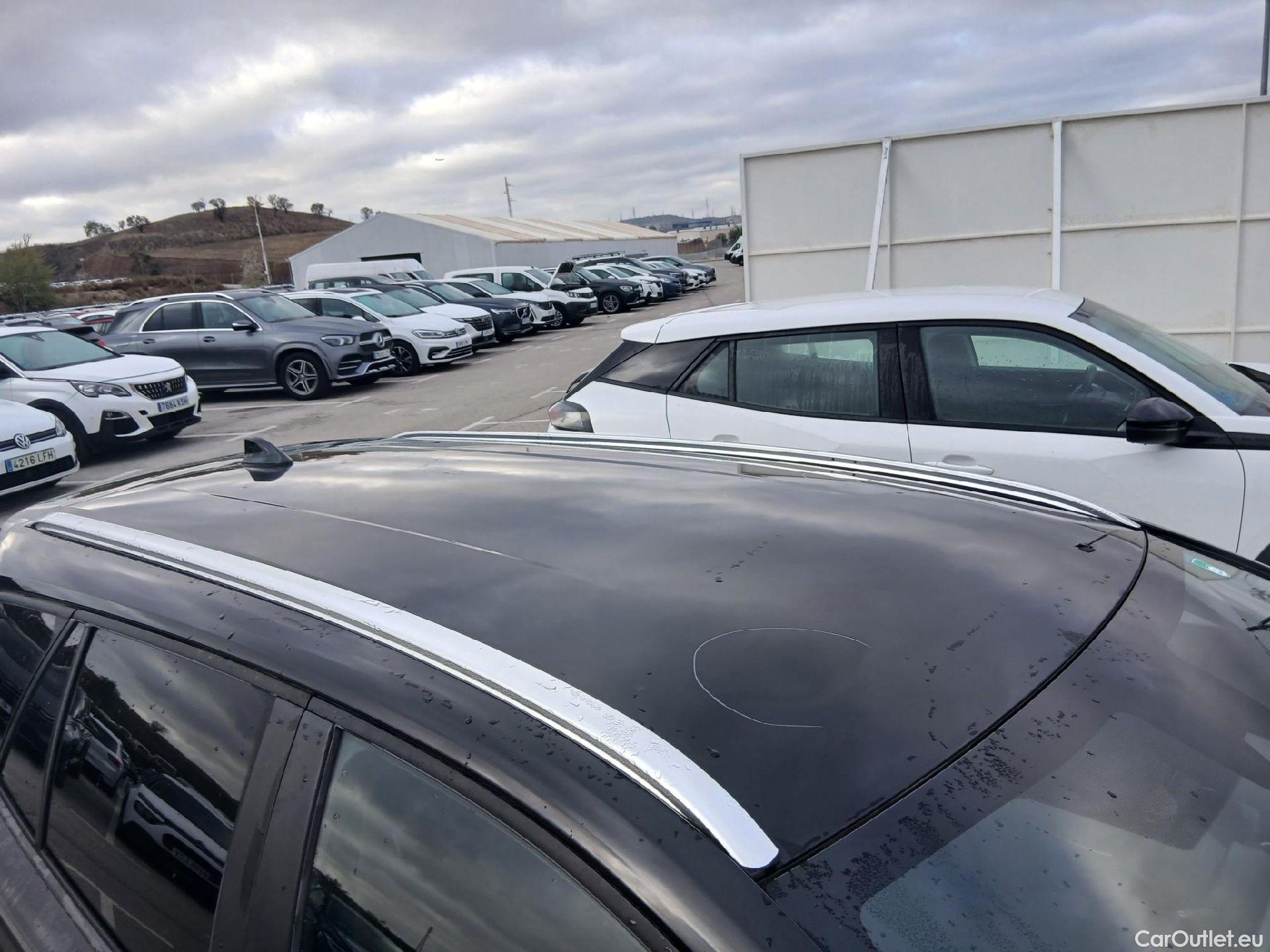  Toyota  Corolla TOYOTA  / 2019 / 5P / familiar 1.8 125H ACTIVE E-CVT TOURING SPORT #46