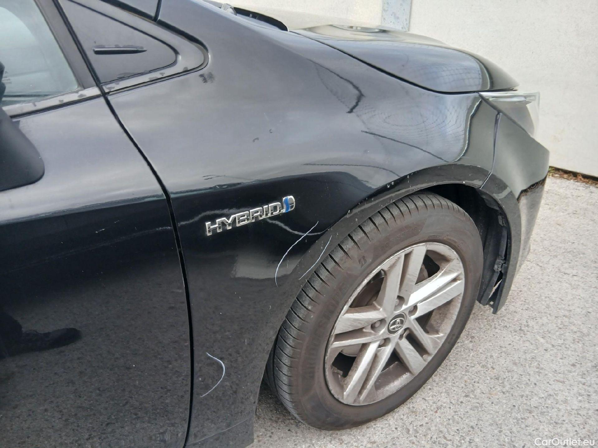  Toyota  Corolla TOYOTA  / 2019 / 5P / familiar 1.8 125H ACTIVE E-CVT TOURING SPORT #42