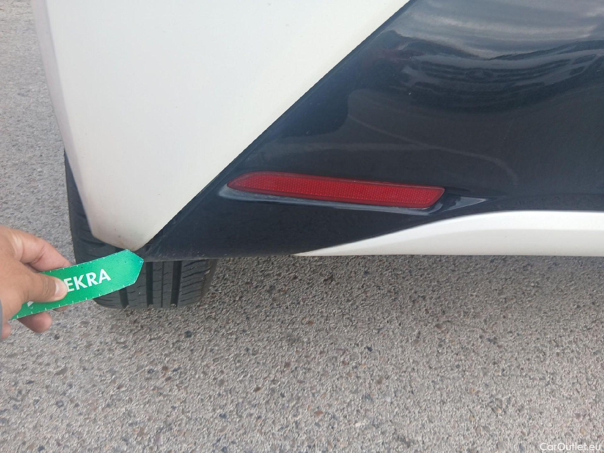  Toyota  Aygo TOYOTA  / 2018 / 5P / minicoche 1.0 70 x-play #33