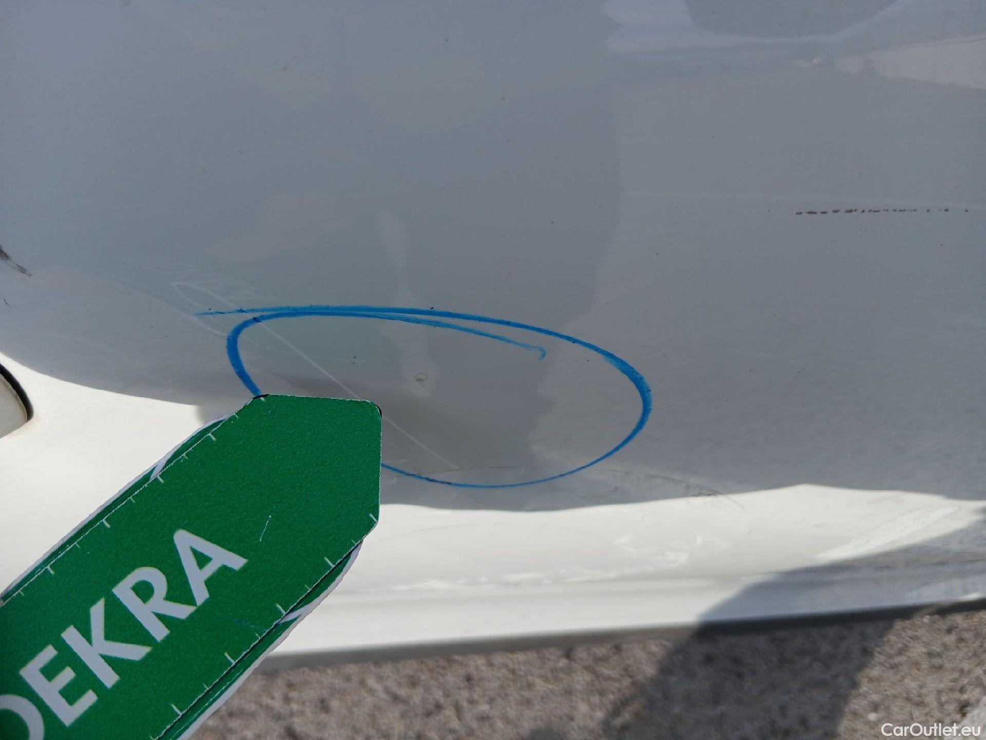  Renault  Clio RENAULT  / 2019 / 5P / berlina con portón Business Blue dCi 74kW (100CV) #35