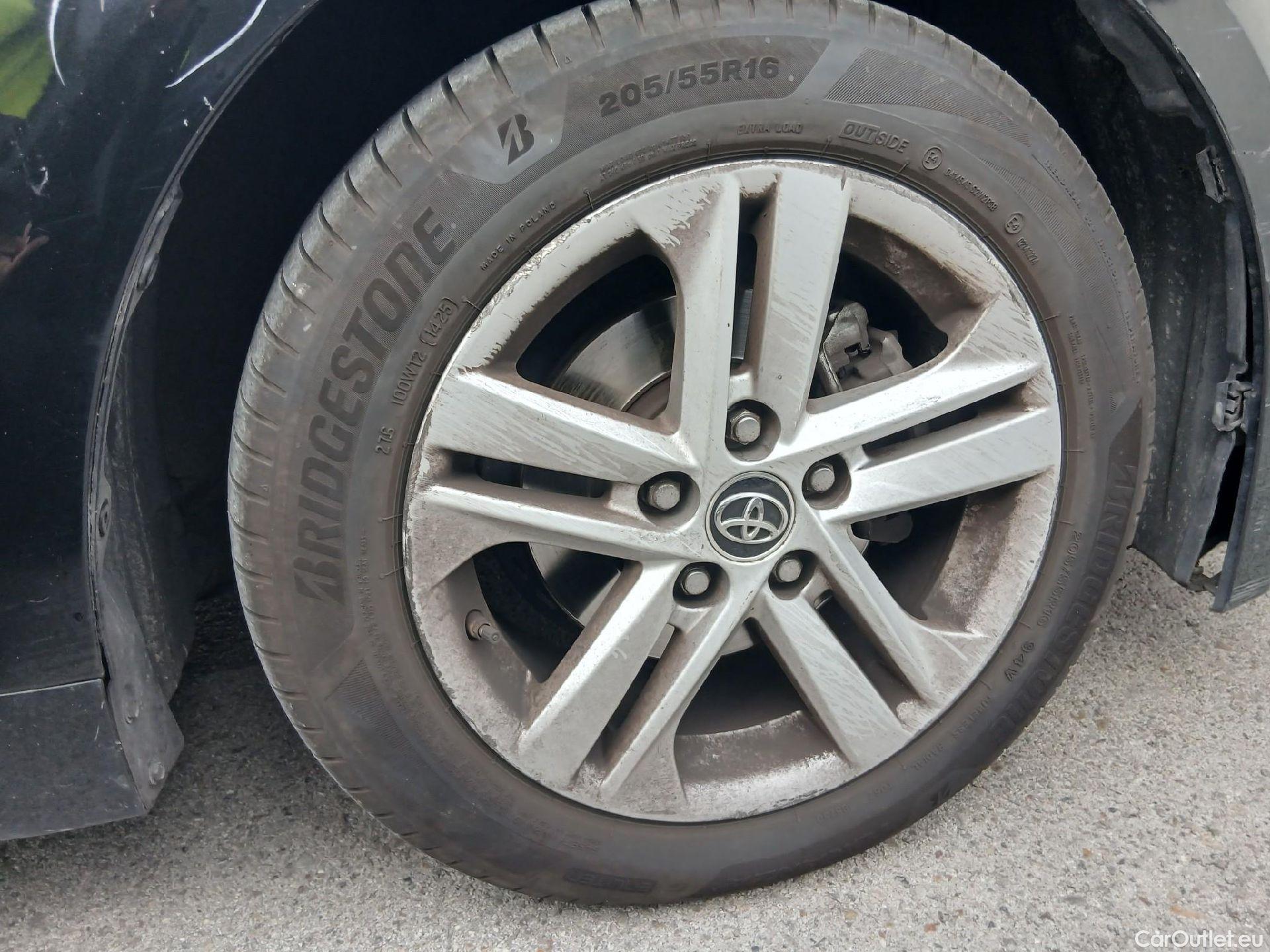  Toyota  Corolla TOYOTA  / 2019 / 5P / familiar 1.8 125H ACTIVE E-CVT TOURING SPORT #45