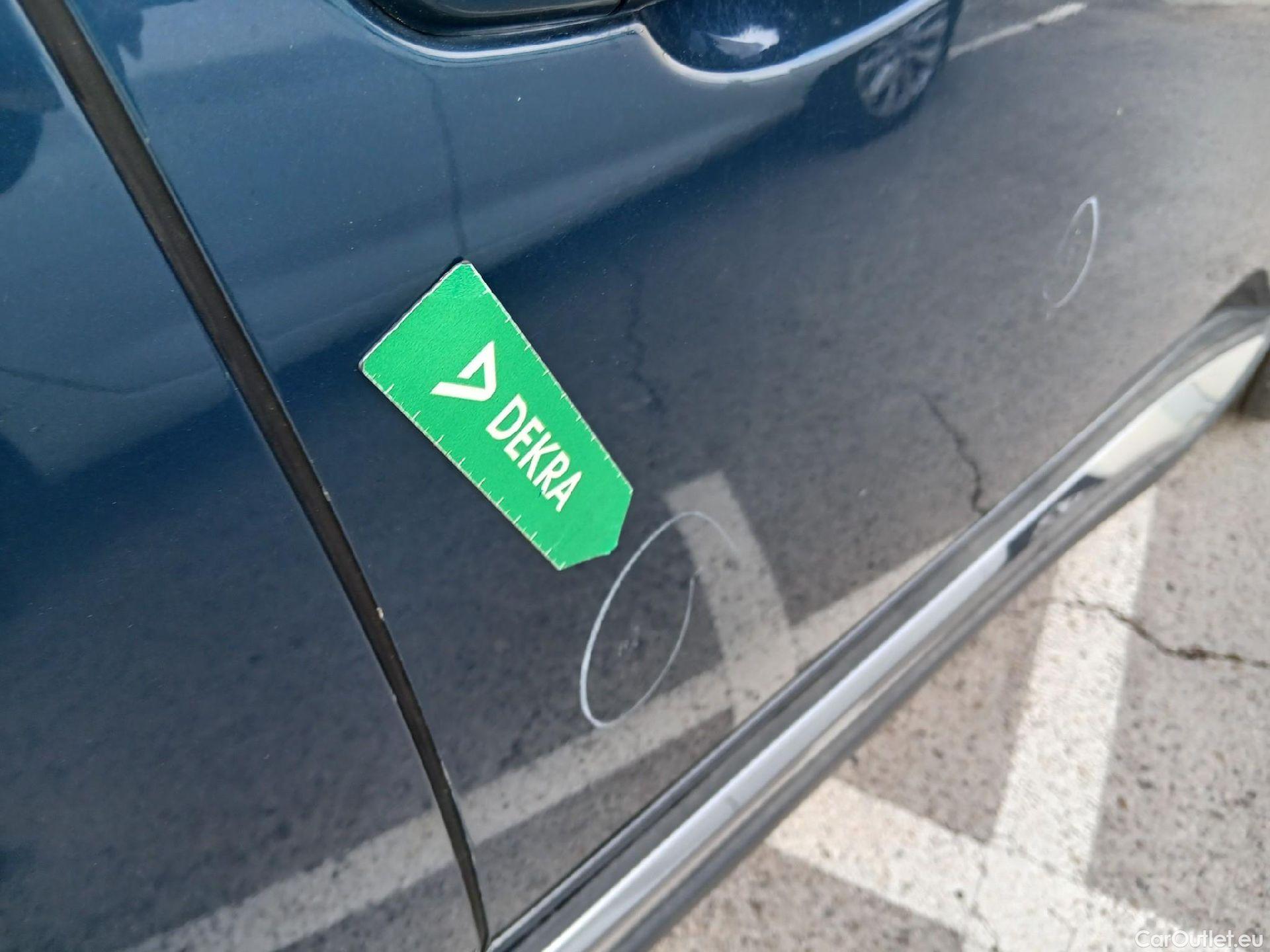  Peugeot  3008 PEUGEOT  / 2020 / 5P / todoterreno 1.5 BlueHDi 96kW (130CV) S&S Allure #37