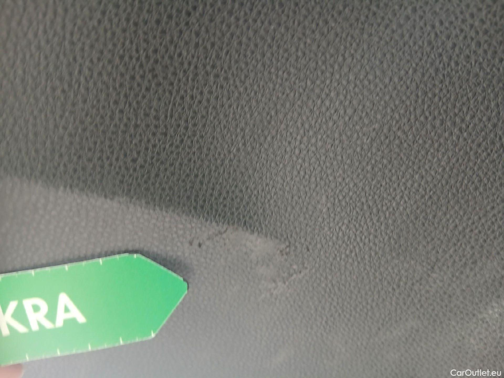  Toyota  Corolla TOYOTA  / 2019 / 5P / familiar 1.8 125H ACTIVE E-CVT TOURING SPORT #30