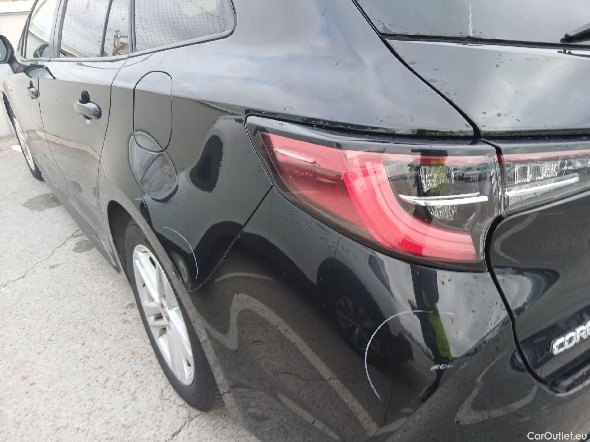  Toyota  Corolla TOYOTA  / 2019 / 5P / familiar 1.8 125H ACTIVE E-CVT TOURING SPORT #20