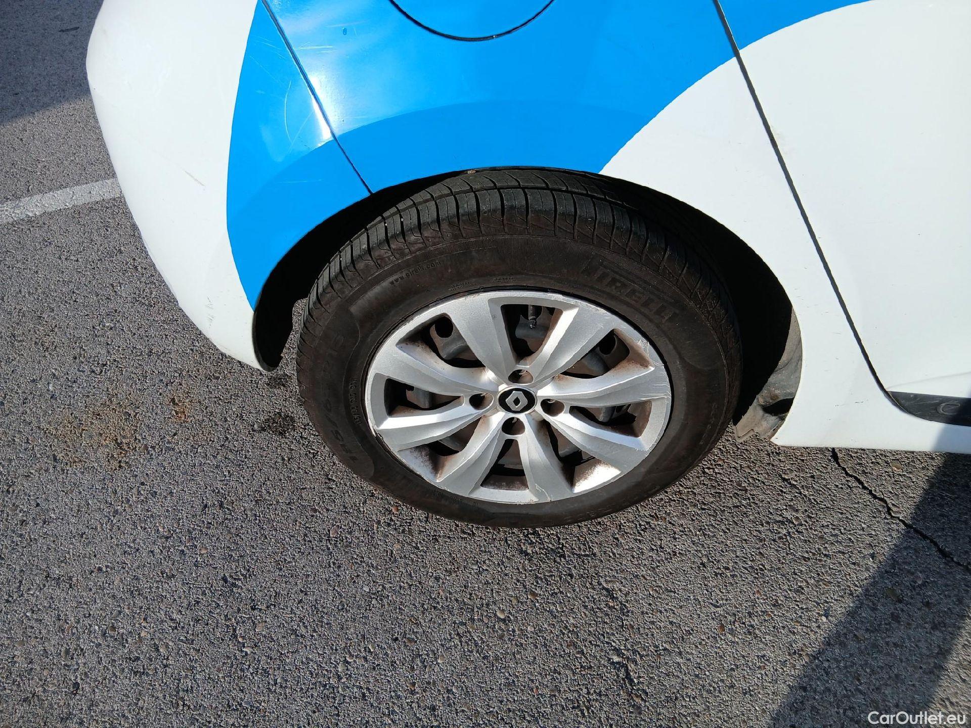  Renault  Clio RENAULT  / 2019 / 5P / berlina con portón Business Blue dCi 74kW (100CV) #12