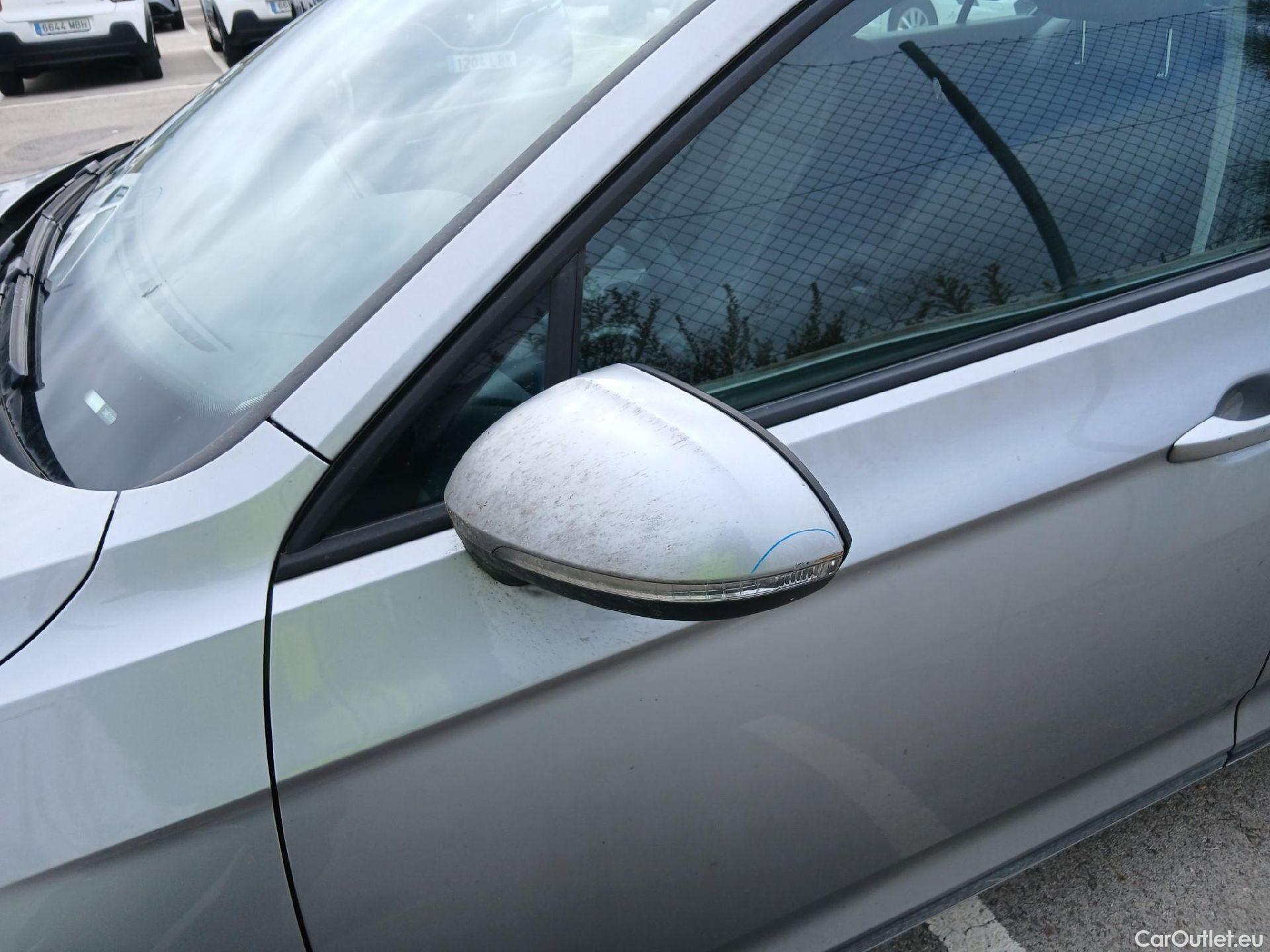  Volkswagen  Passat VOLKSWAGEN  / 2019 / 4P / sedán 2.0 TDI 90kW (122CV) DSG #14