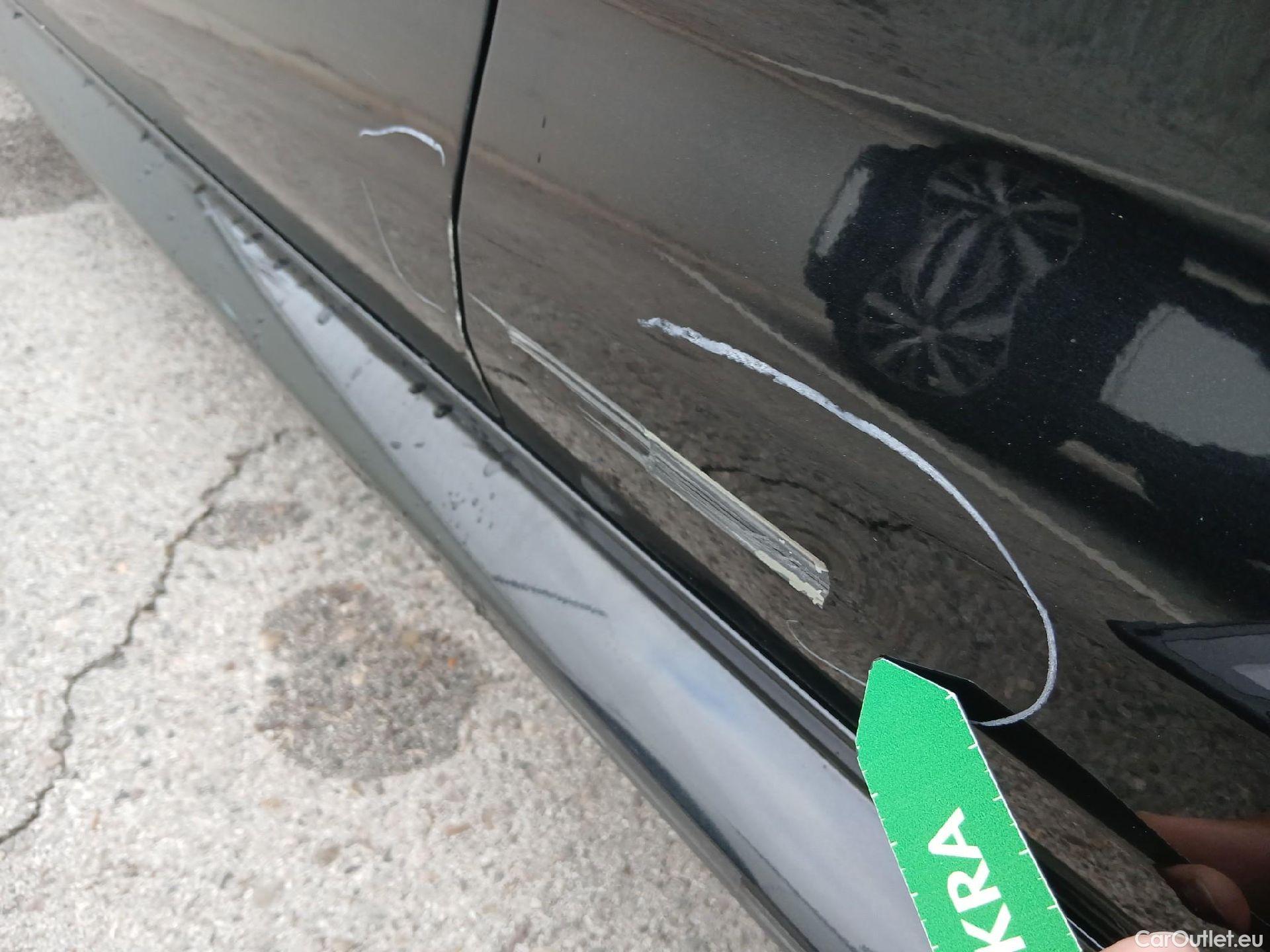  Toyota  Corolla TOYOTA  / 2019 / 5P / familiar 1.8 125H ACTIVE E-CVT TOURING SPORT #17