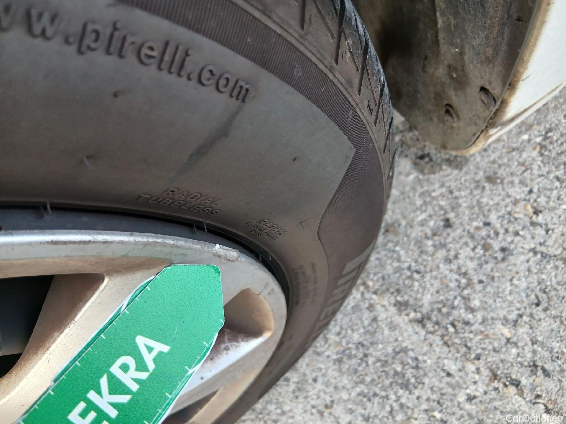  Renault  Clio RENAULT  / 2019 / 5P / berlina con portón Business Blue dCi 74kW (100CV) #10