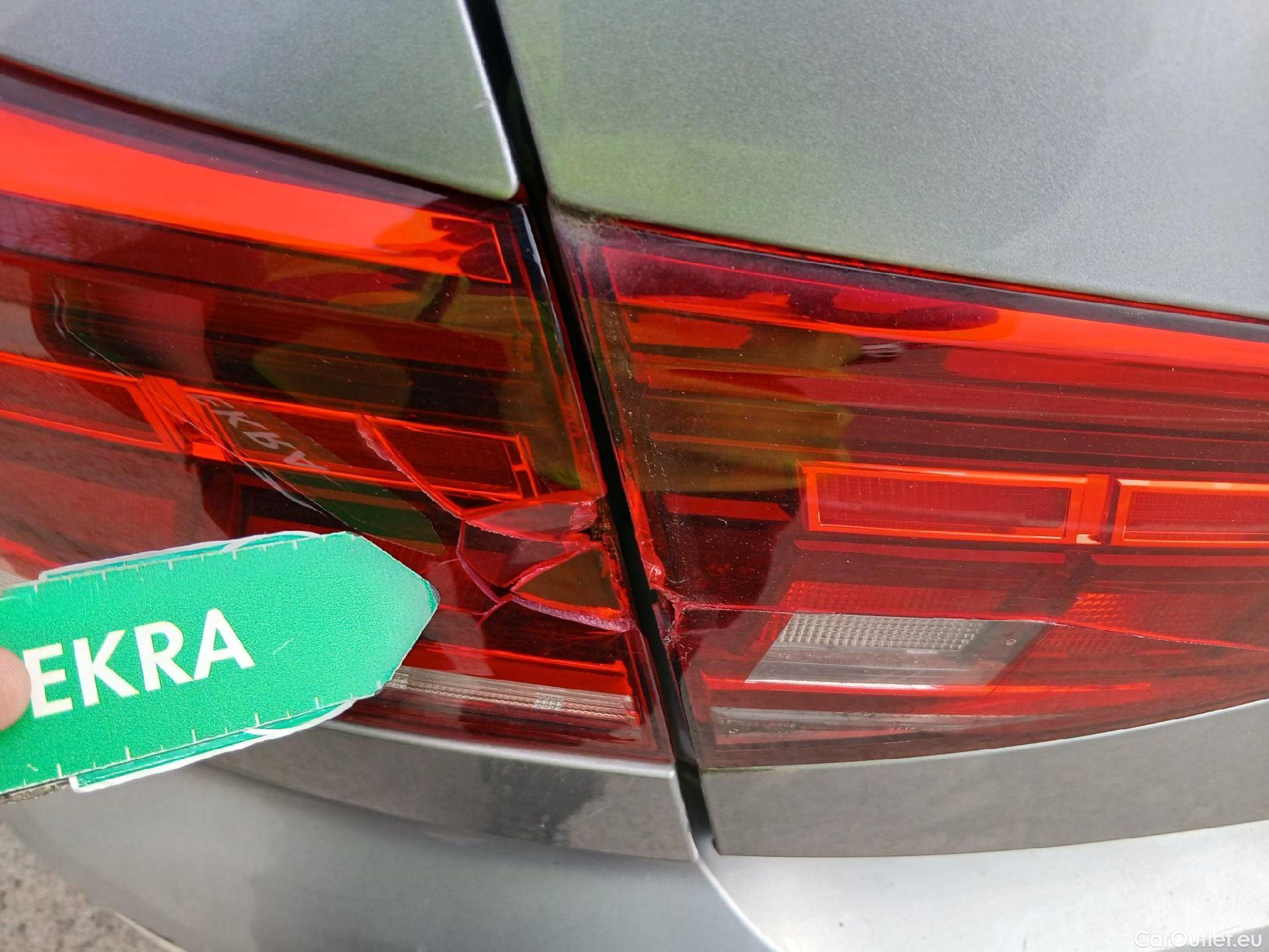  Volkswagen  Passat VOLKSWAGEN  / 2019 / 4P / sedán 2.0 TDI 90kW (122CV) DSG #21