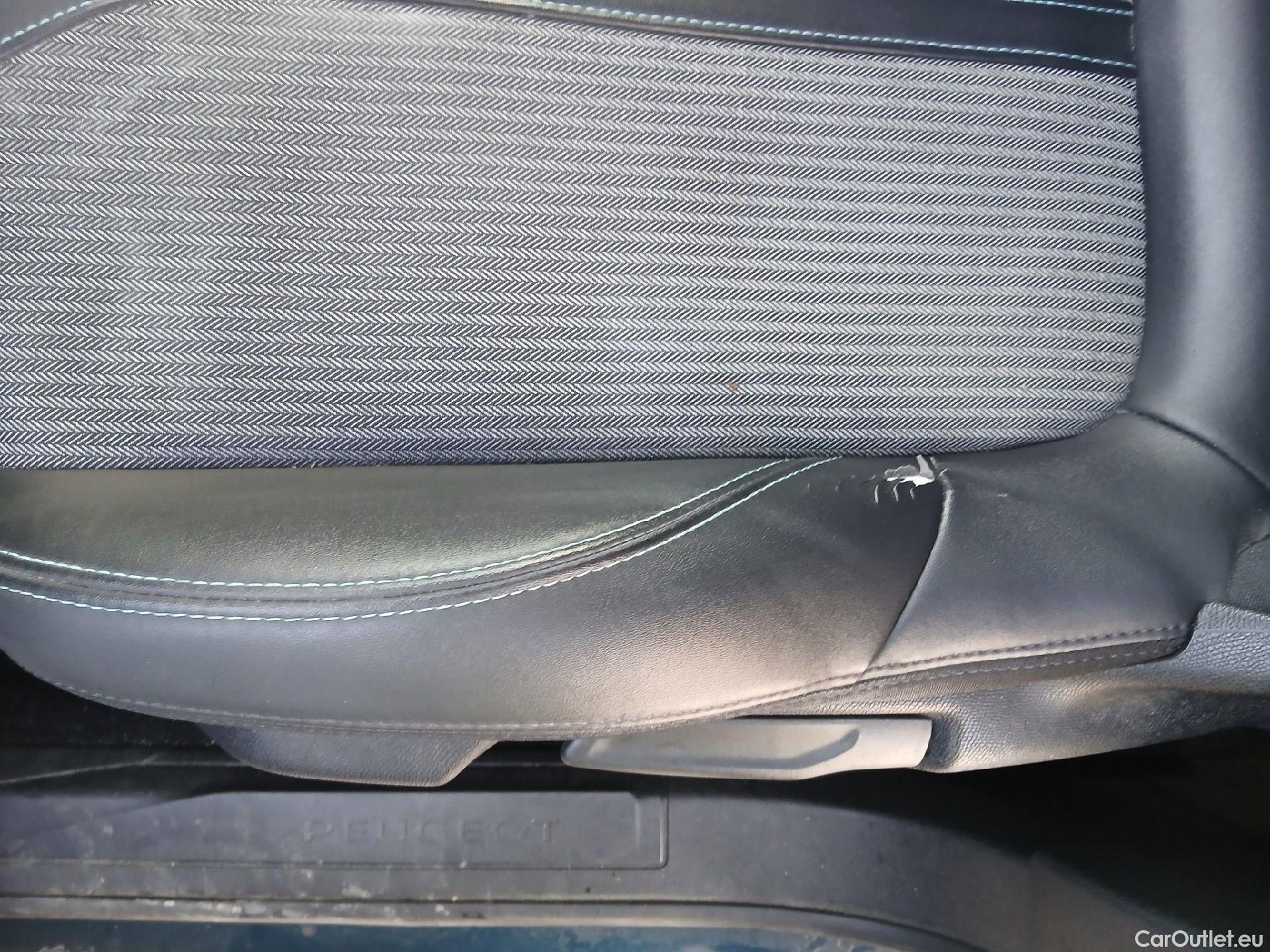  Peugeot  3008 PEUGEOT  / 2020 / 5P / todoterreno 1.5 BlueHDi 96kW (130CV) S&S Allure #18